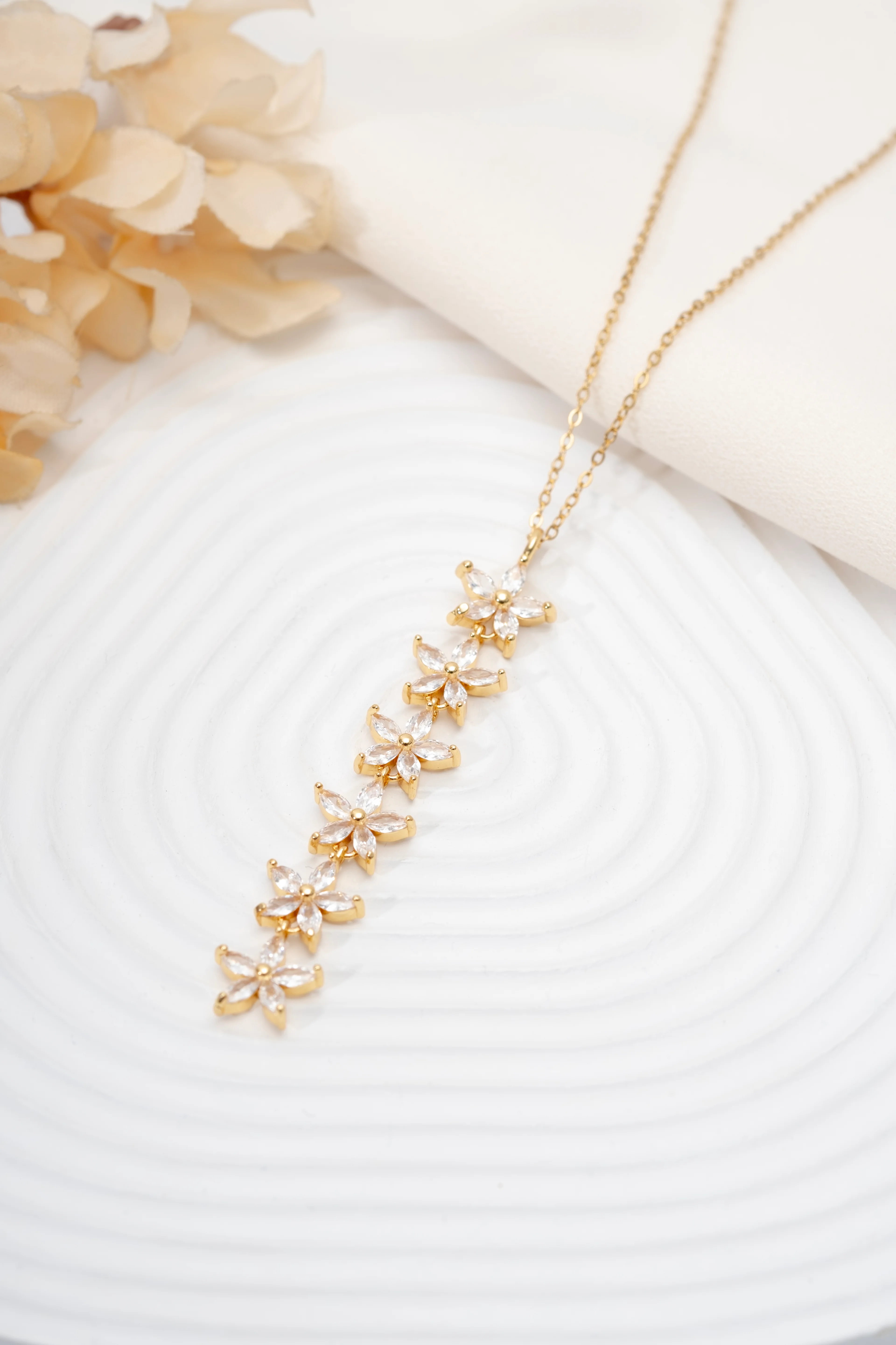 Gold Cam Çiçek Y Kolye