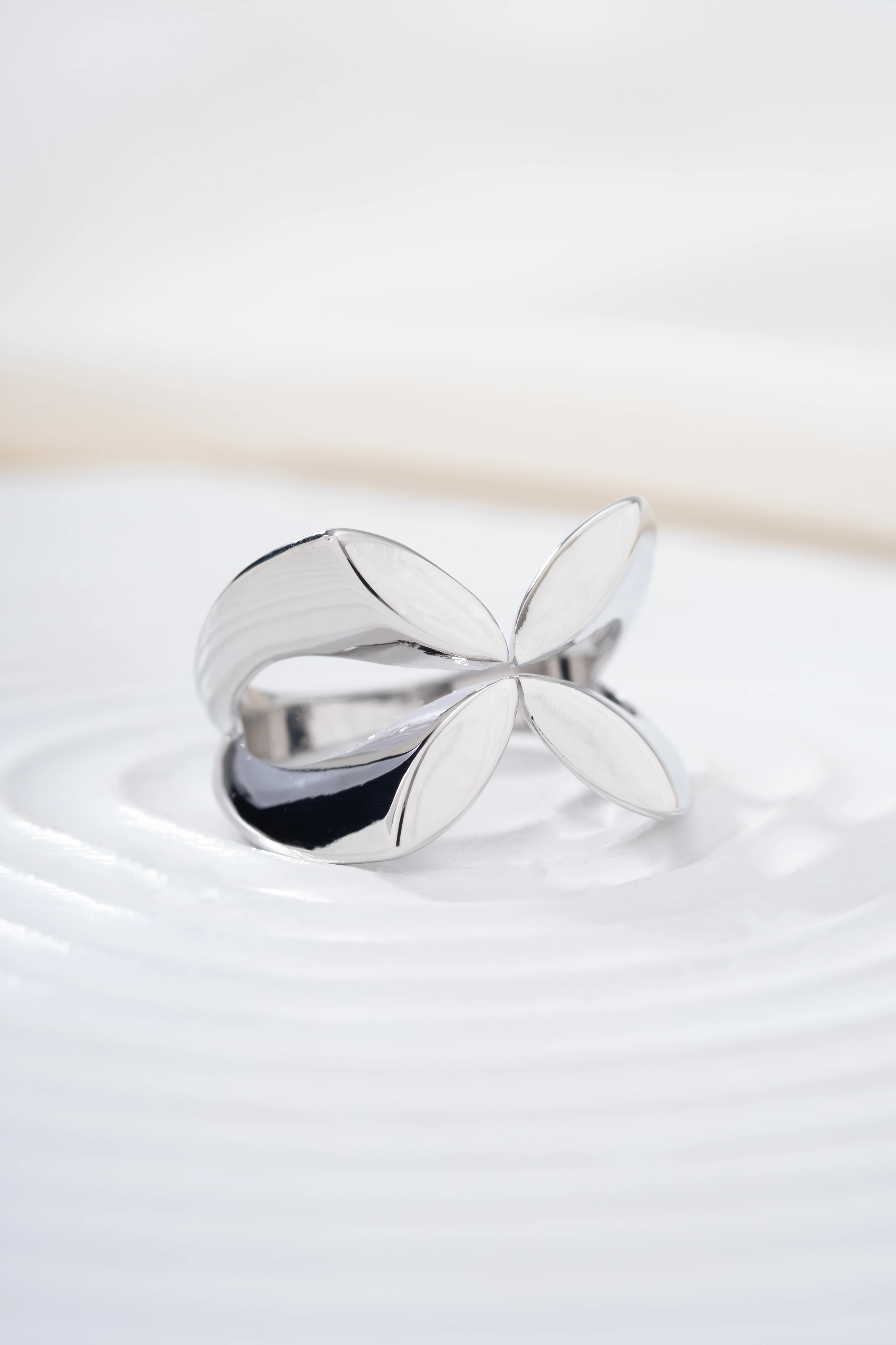 Silver 4 Yaprak Mega Yüzük