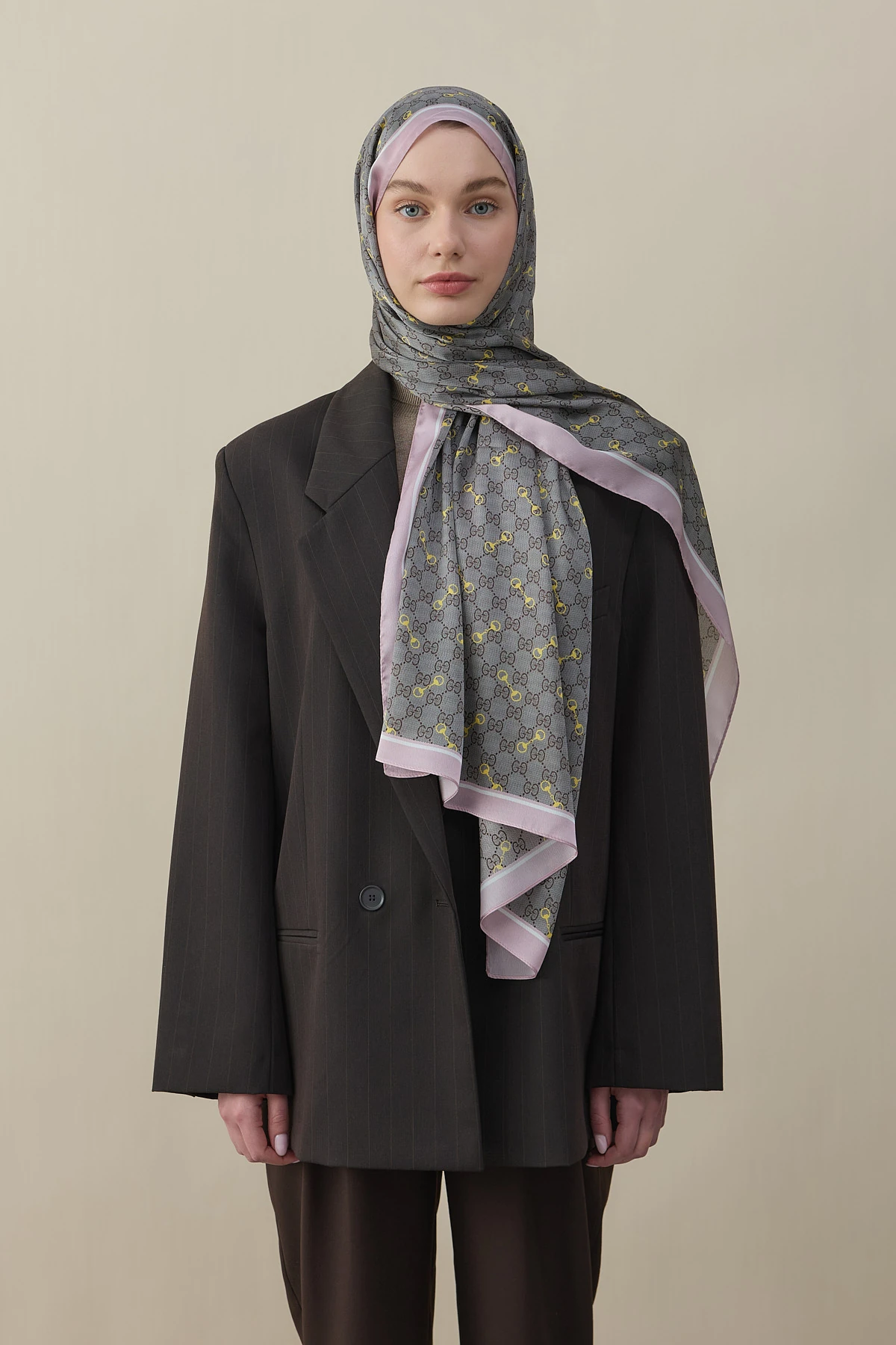 Kelepçe Desen İpek Vual Şal - Pudra