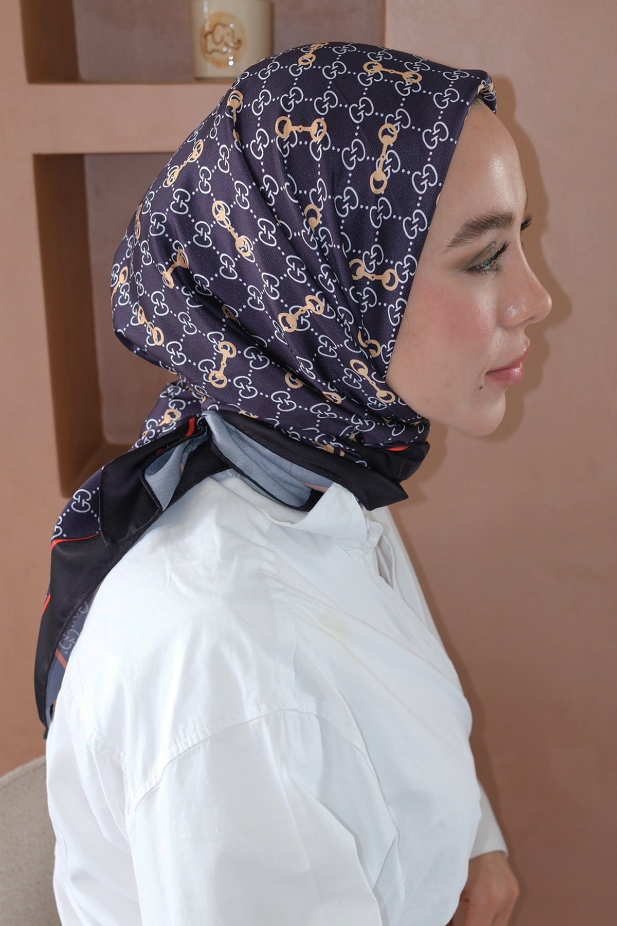 Kelepçe Desen Twill Eşarp