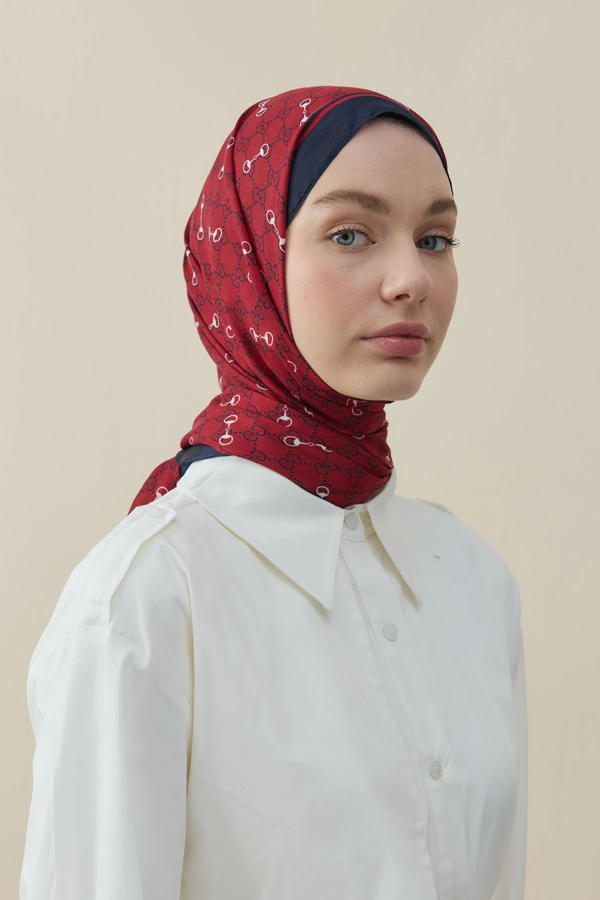 Kelepçe Desen İpek Vual Şal - Kırmızı