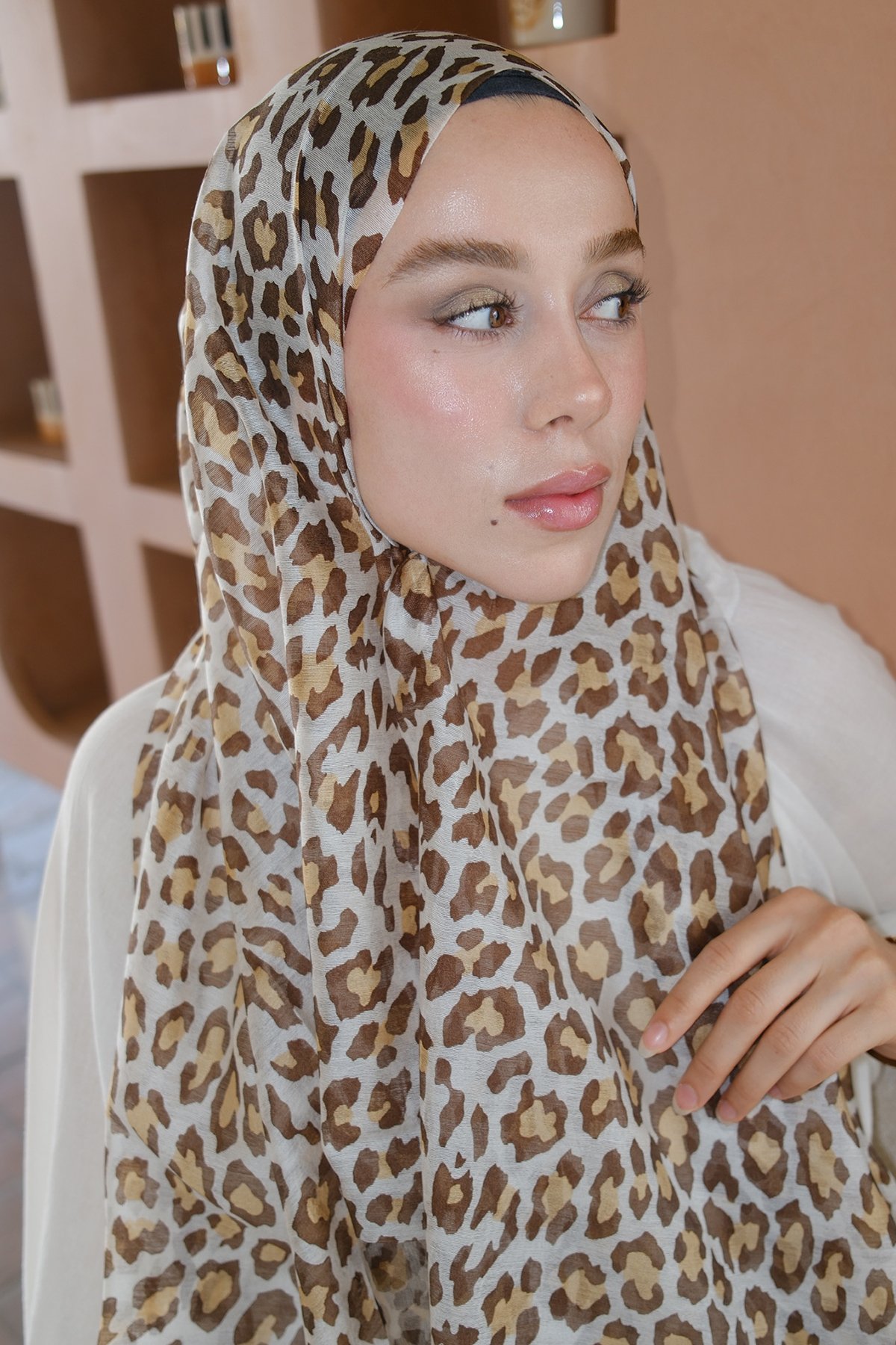 Leopar Desen Yün İpek Organze Şal - Kahve
