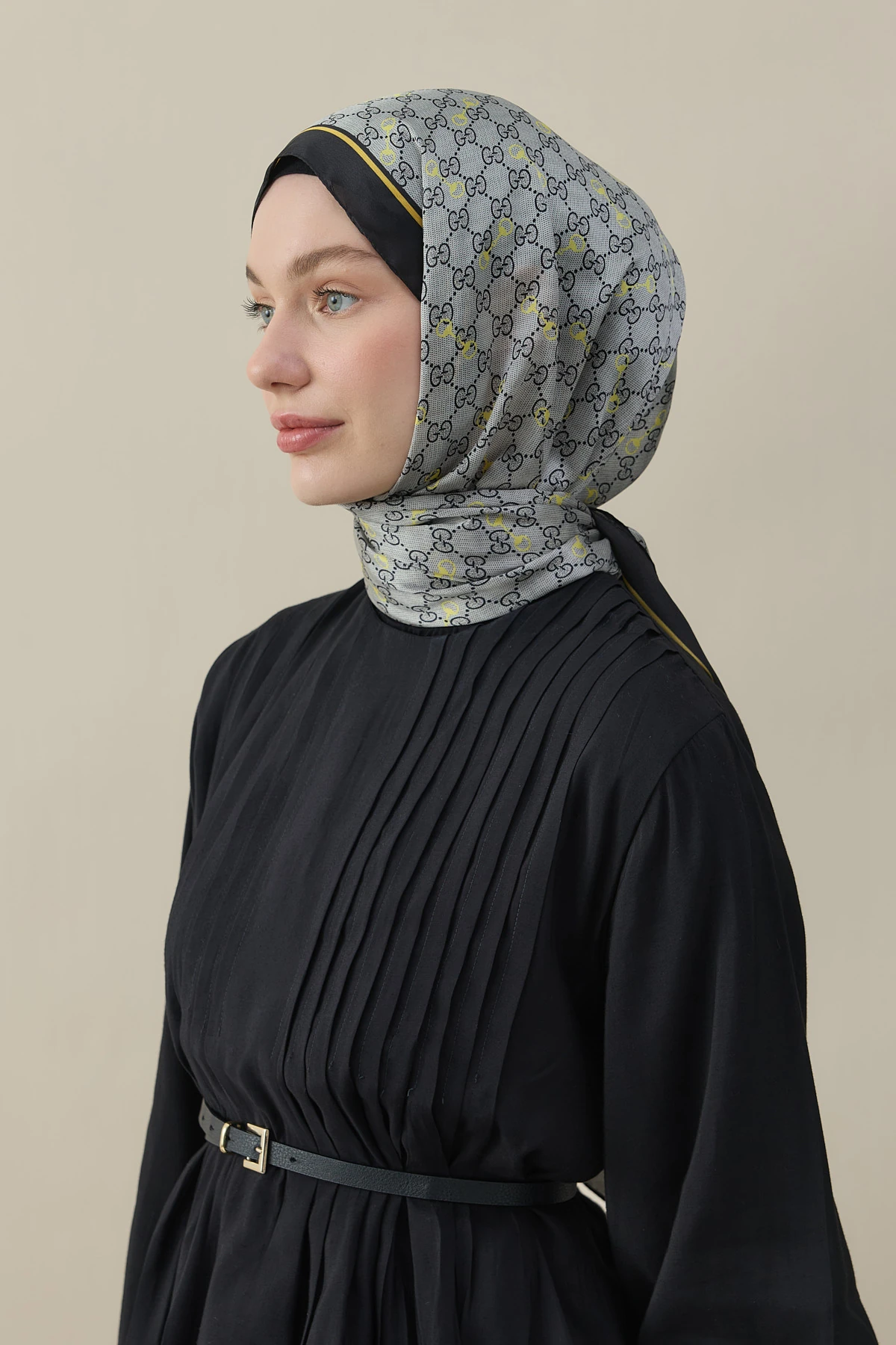 Kelepçe Desen İpek Vual Şal - Siyah