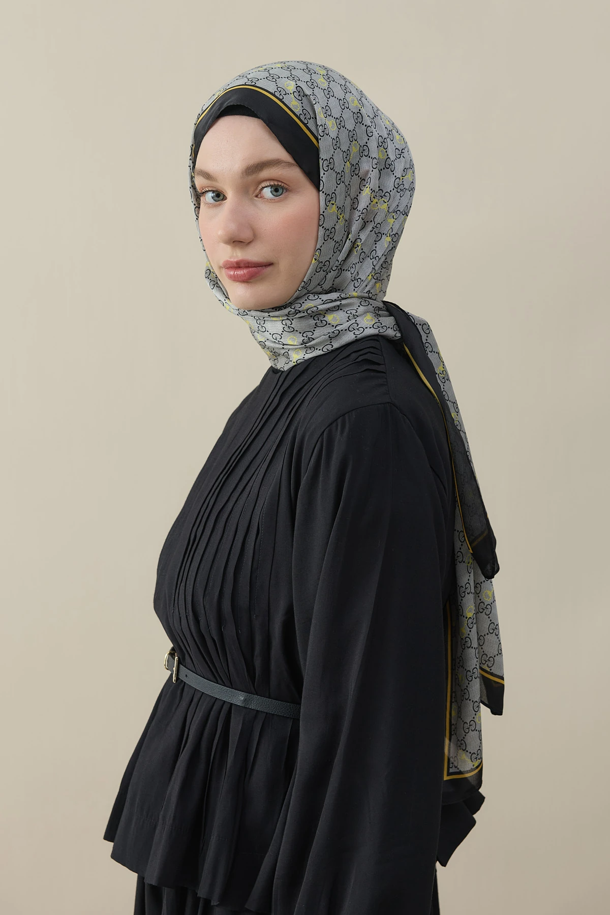 Kelepçe Desen İpek Vual Şal