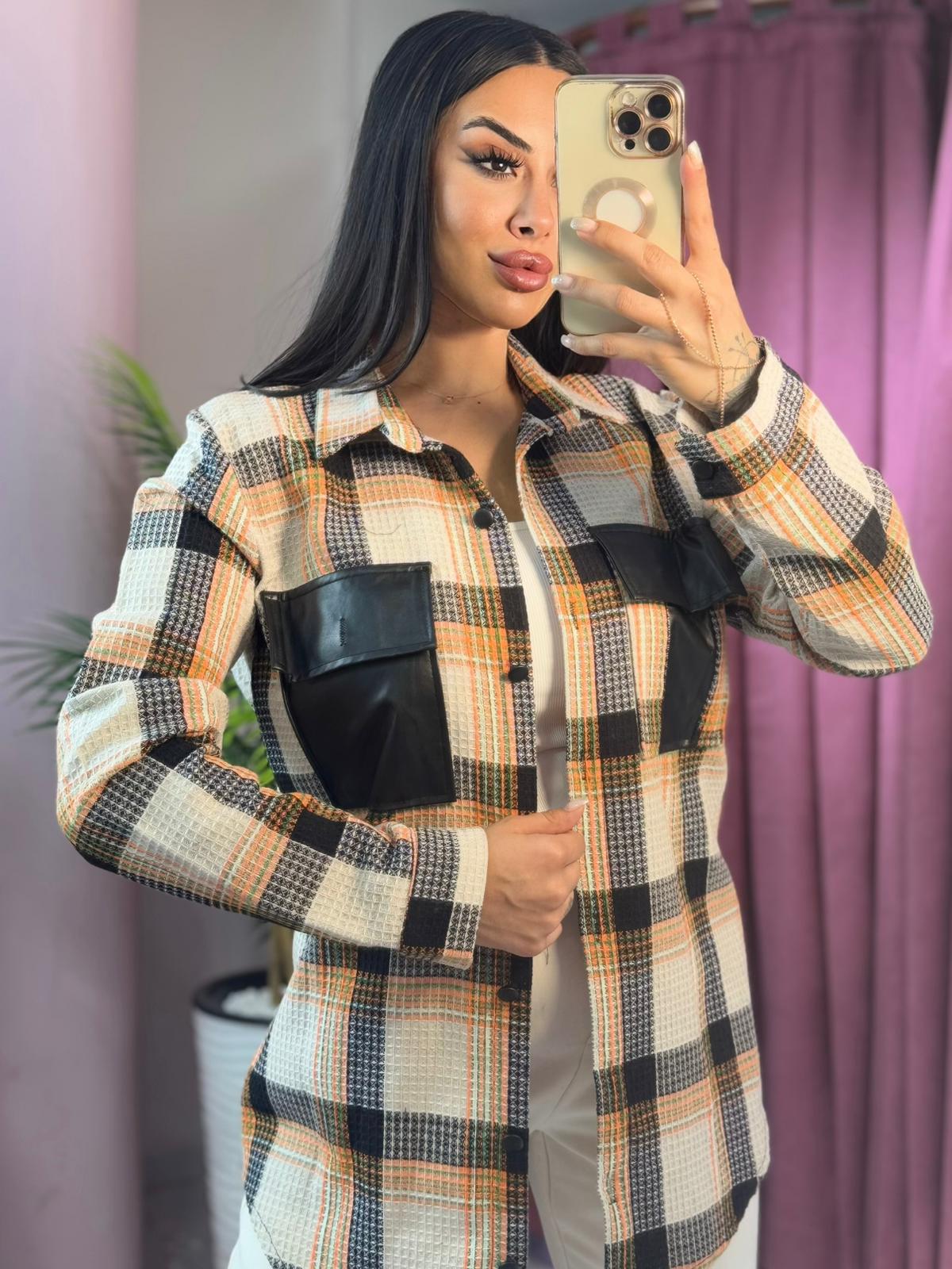 ŞANEL DERİ DETAY GÖMLEK