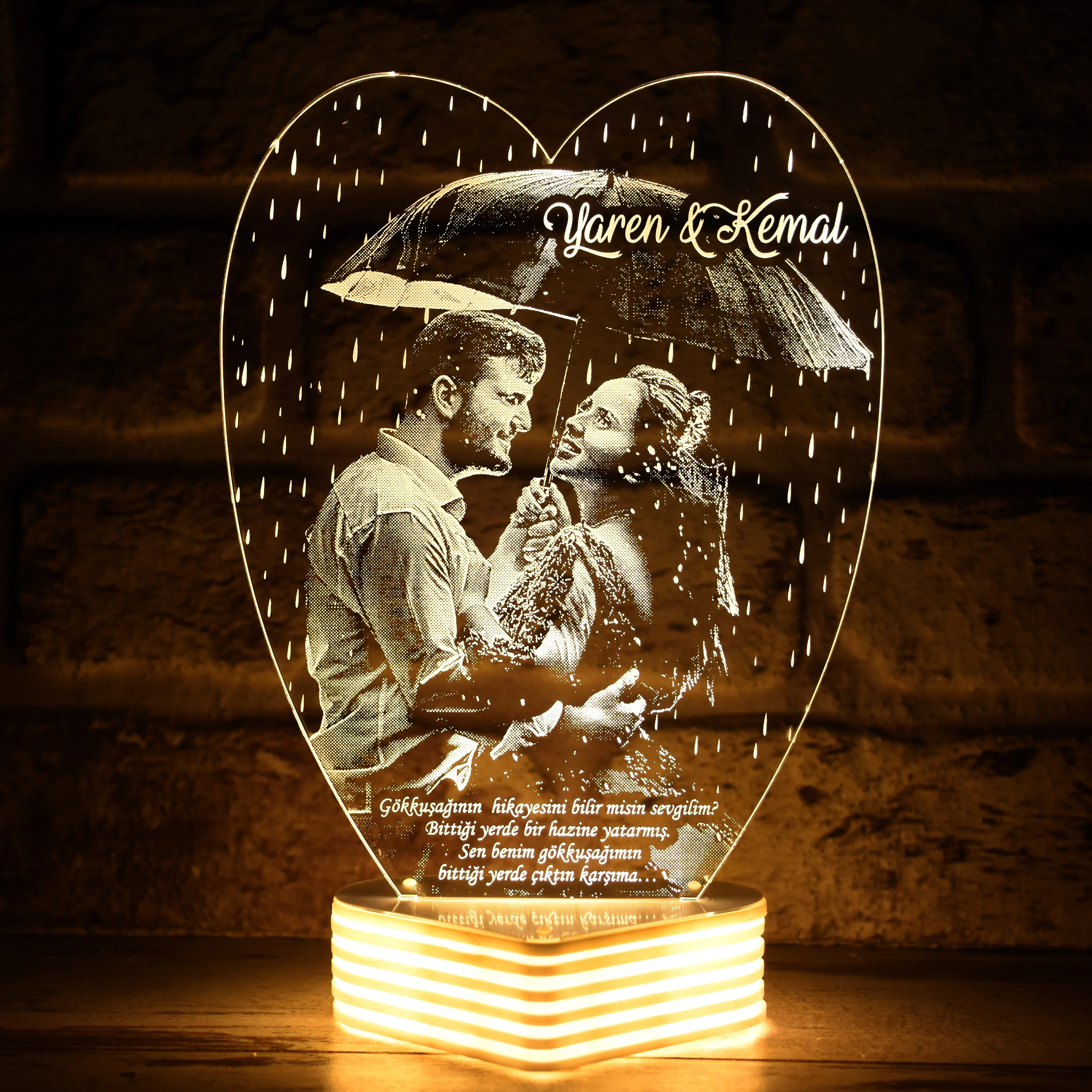 Yağmur Efektli Aşk Lambası Resimli 3D Lamba
