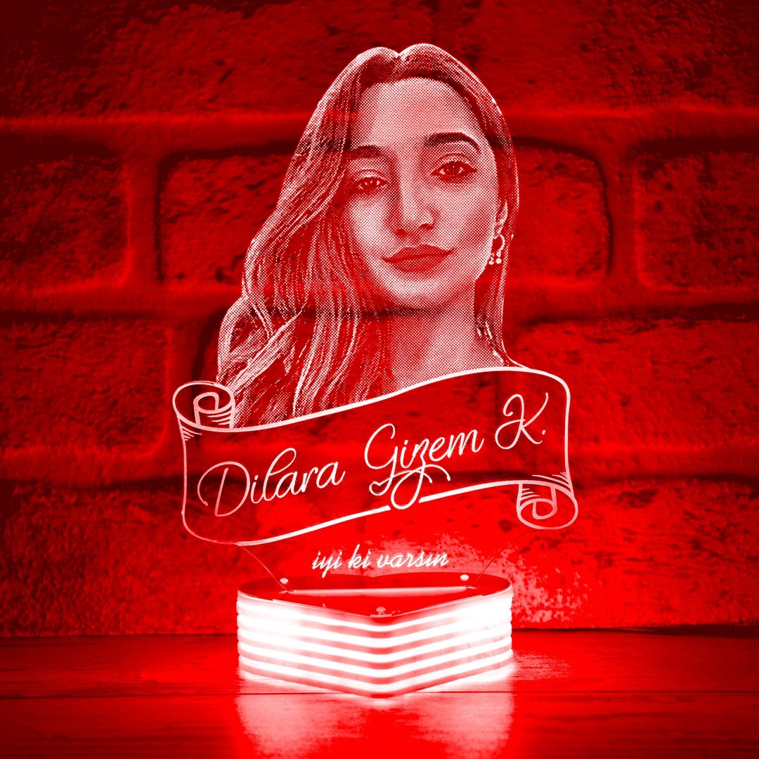 Kız Arkadaşa Hediye Resimli 3D Lamba