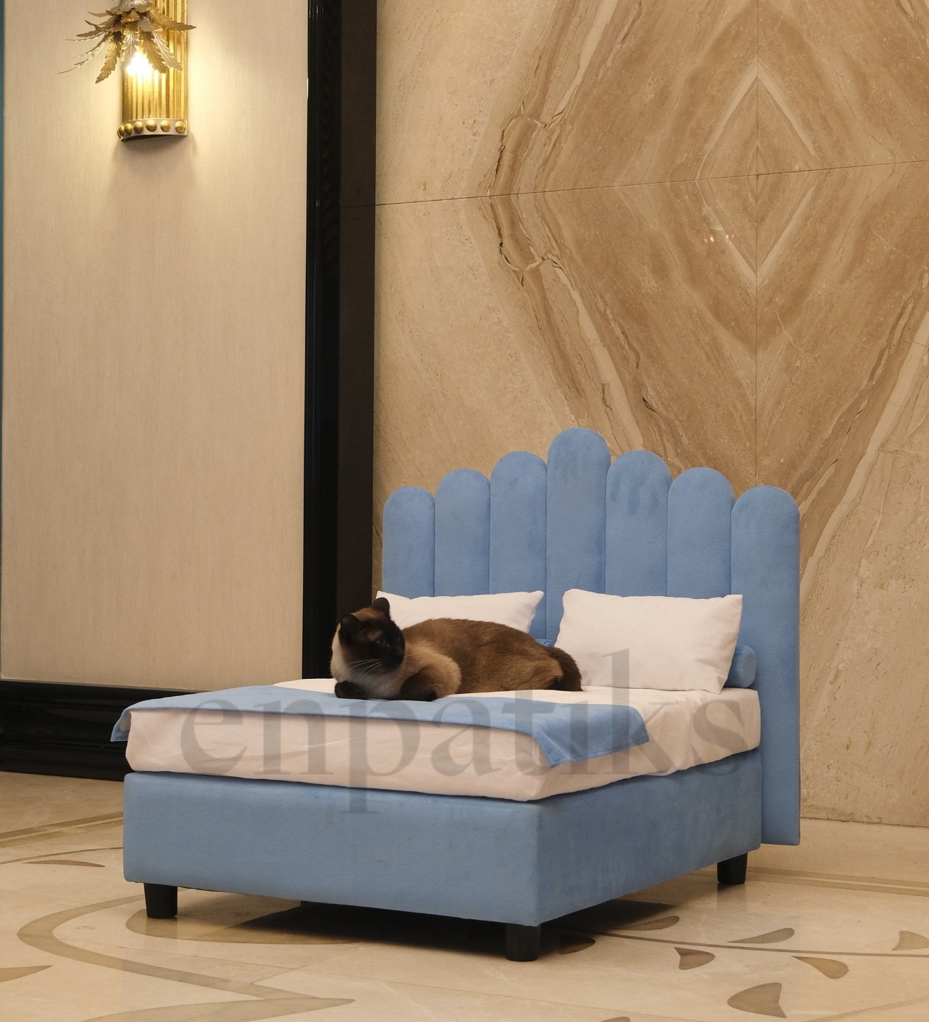 LUXE BAZALI KEDİ KÖPEK YATAĞI MAVİ (73x71)