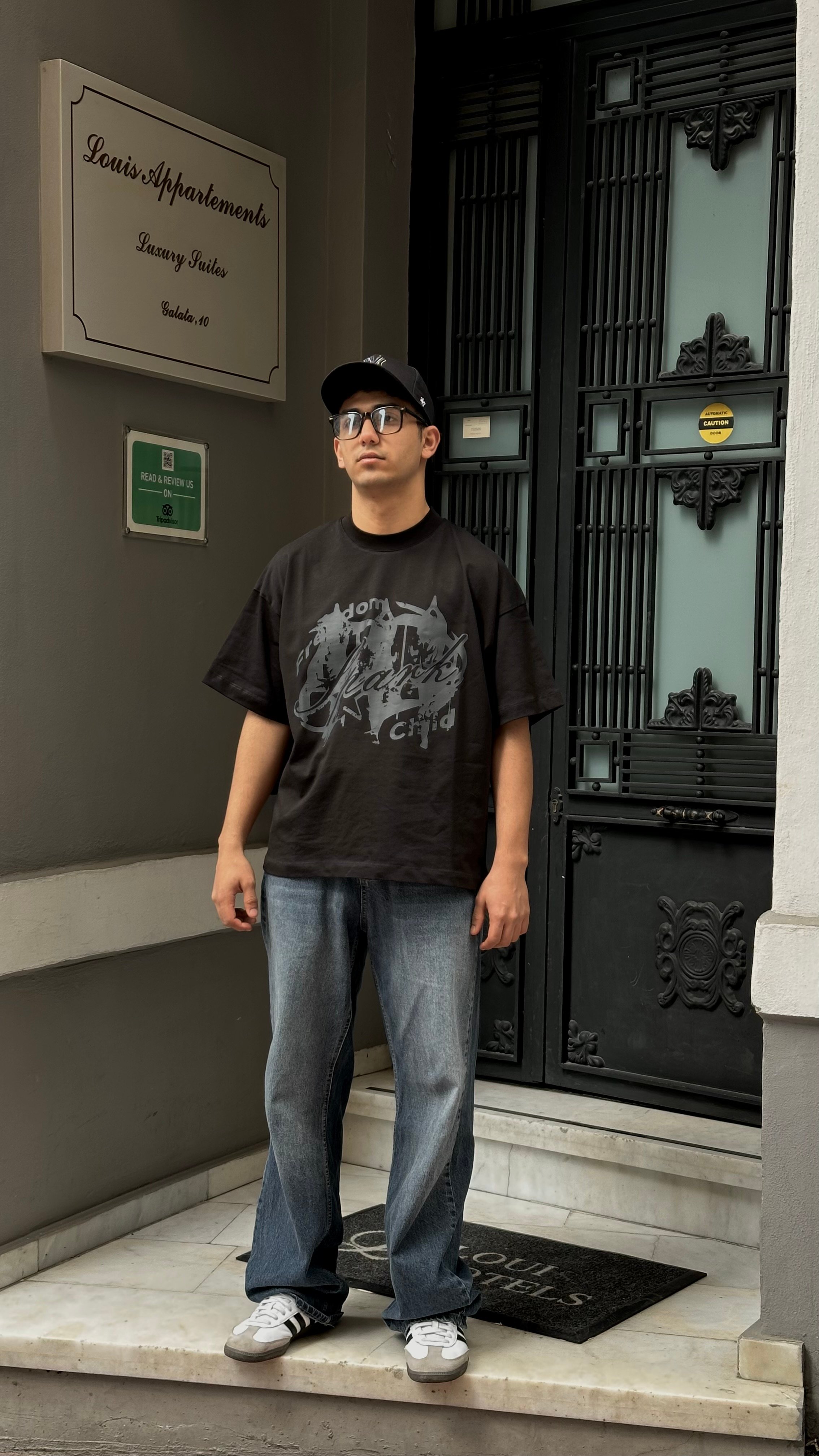 Freedom Child Premium Unisex Oversize T-shirt