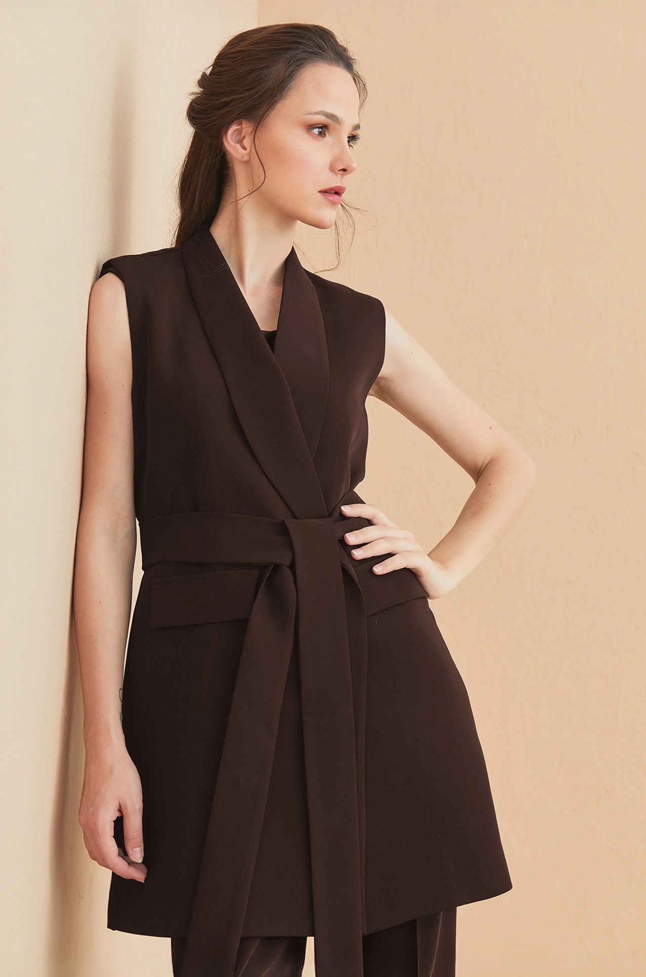 Şal Yaka Kuşaklı Yelek Kahve