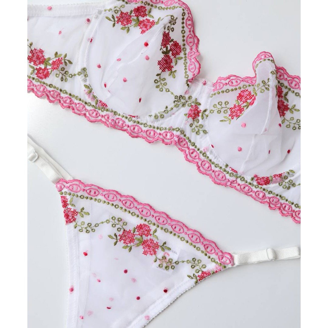 Set lingerie transparent à motifs roses – Élégance romantique