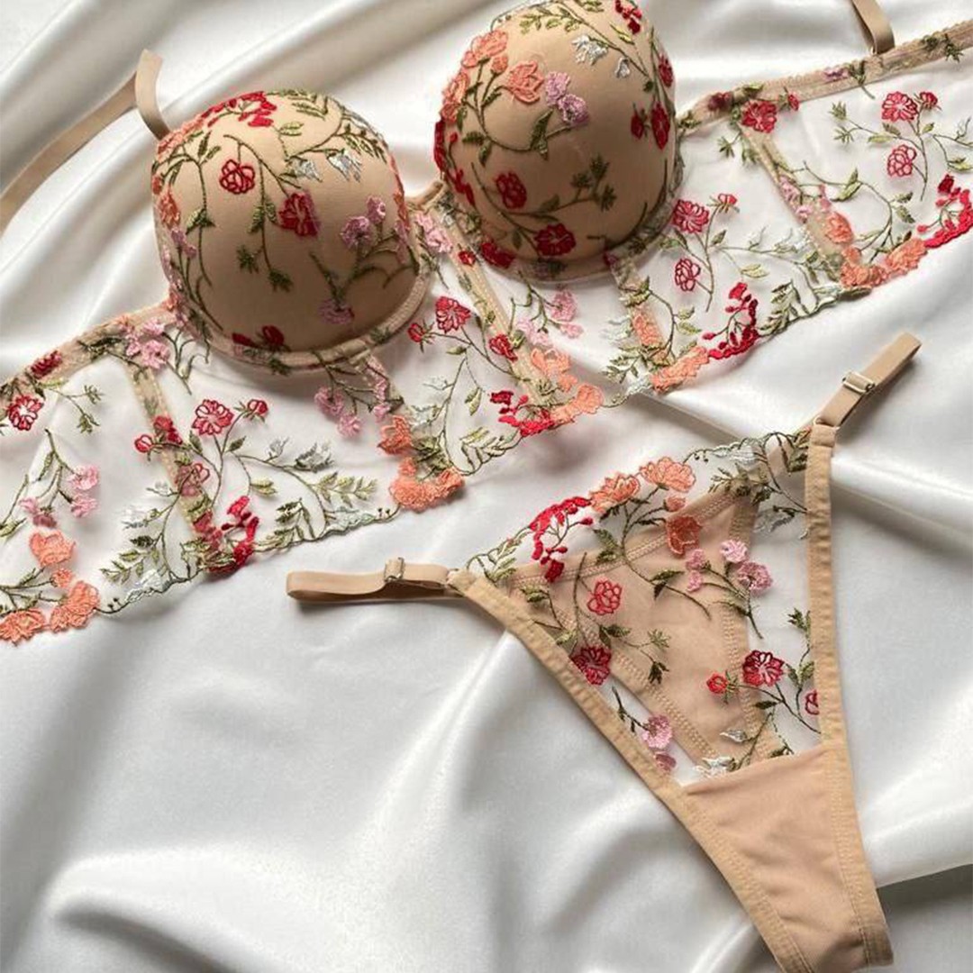 Lingerie En Dentelle Brodée – Bustier et String Sexy - Whiskey image