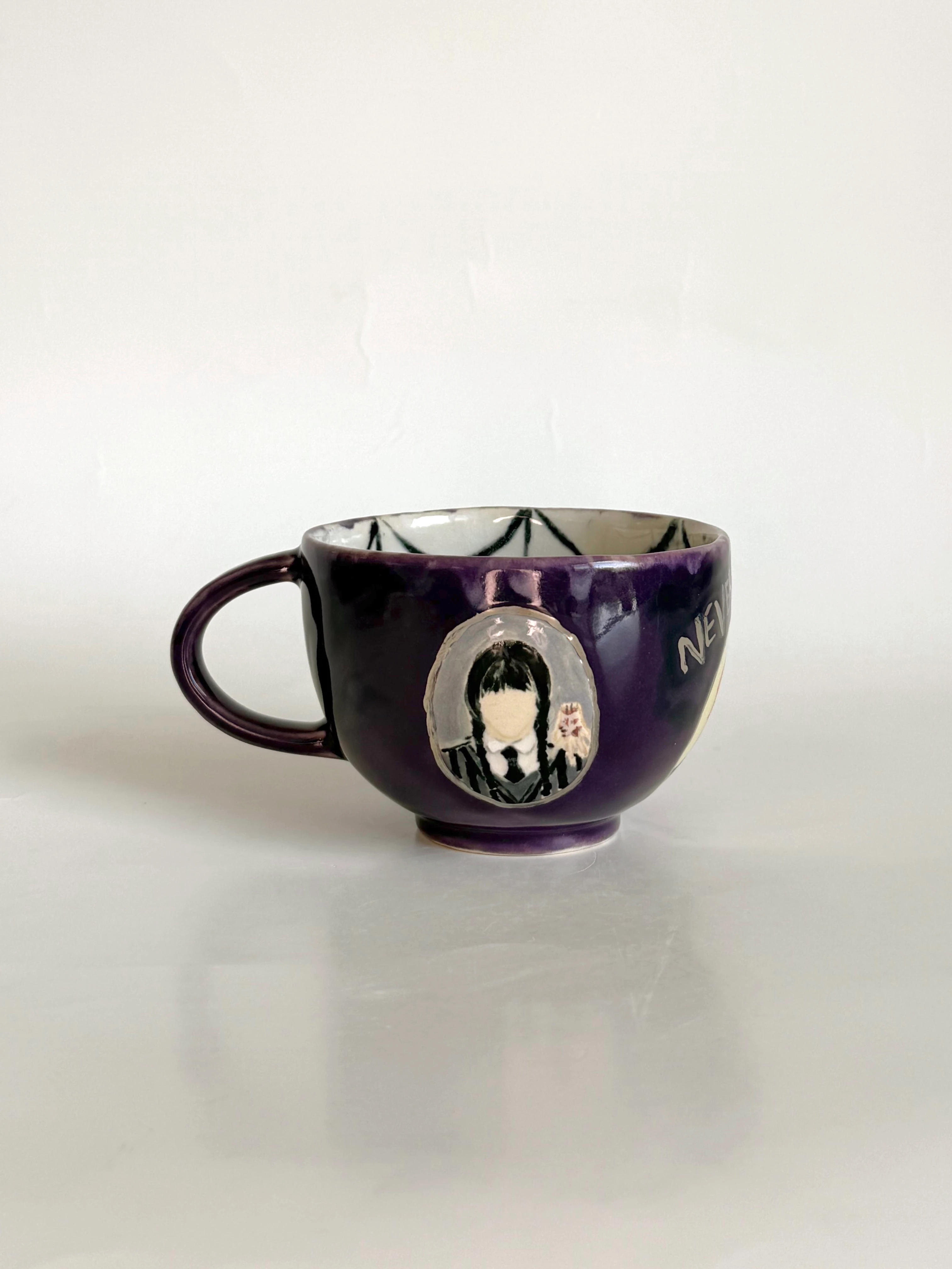 Wednesday Kupa (24k beyaz altın detaylıdır.)