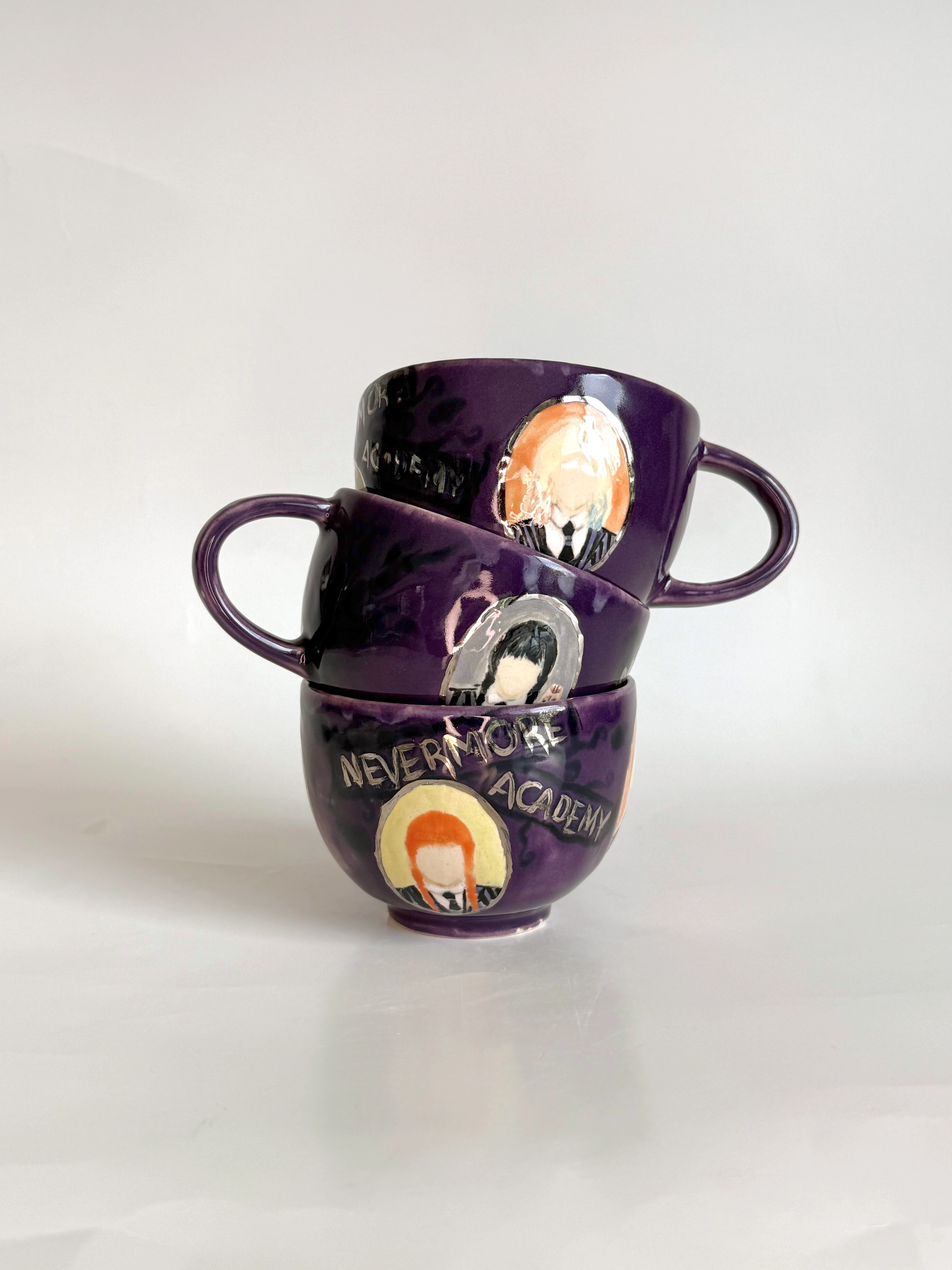 Wednesday Kupa (24k beyaz altın detaylıdır.)