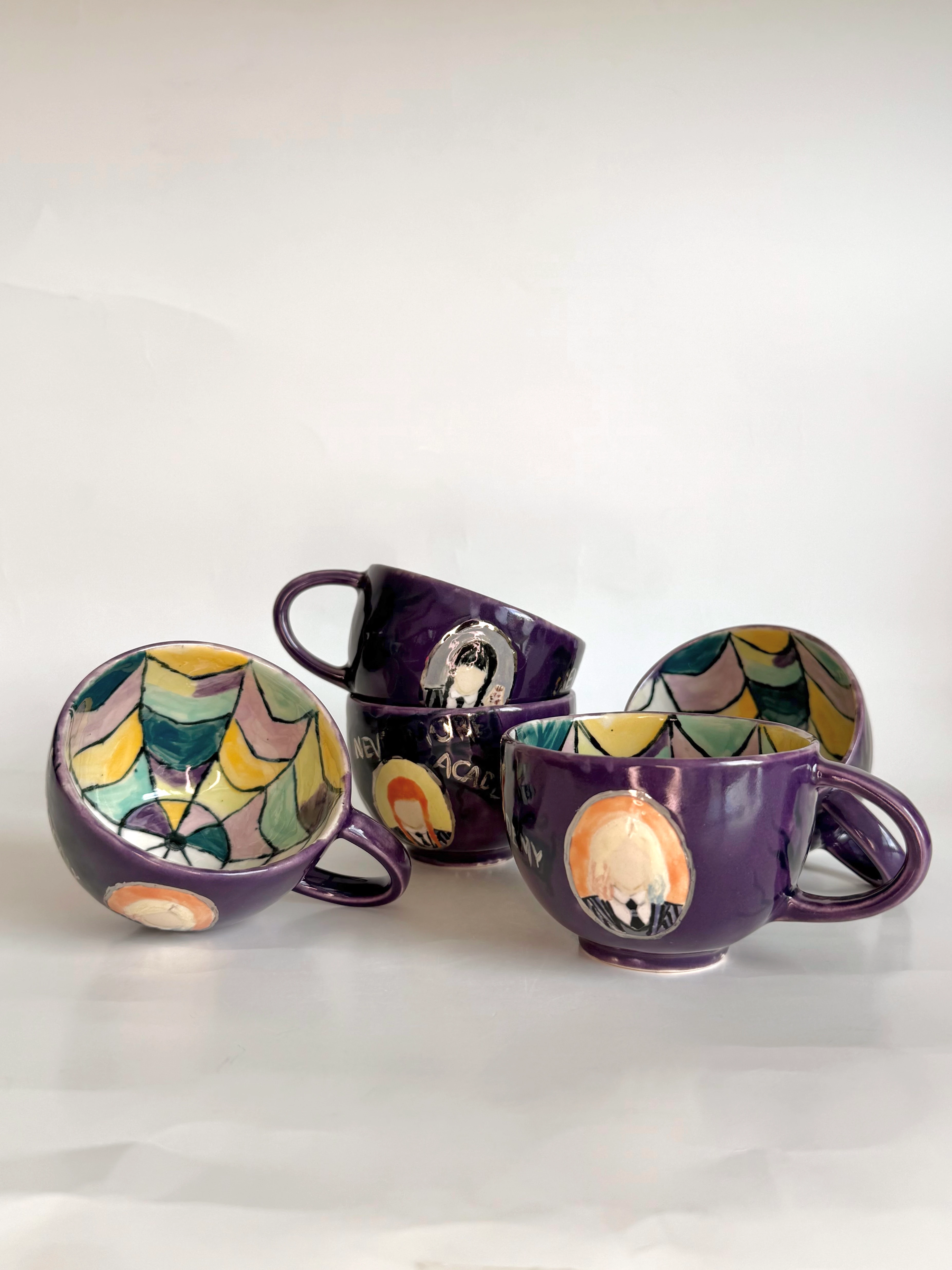 Wednesday Kupa (24k beyaz altın detaylıdır.)