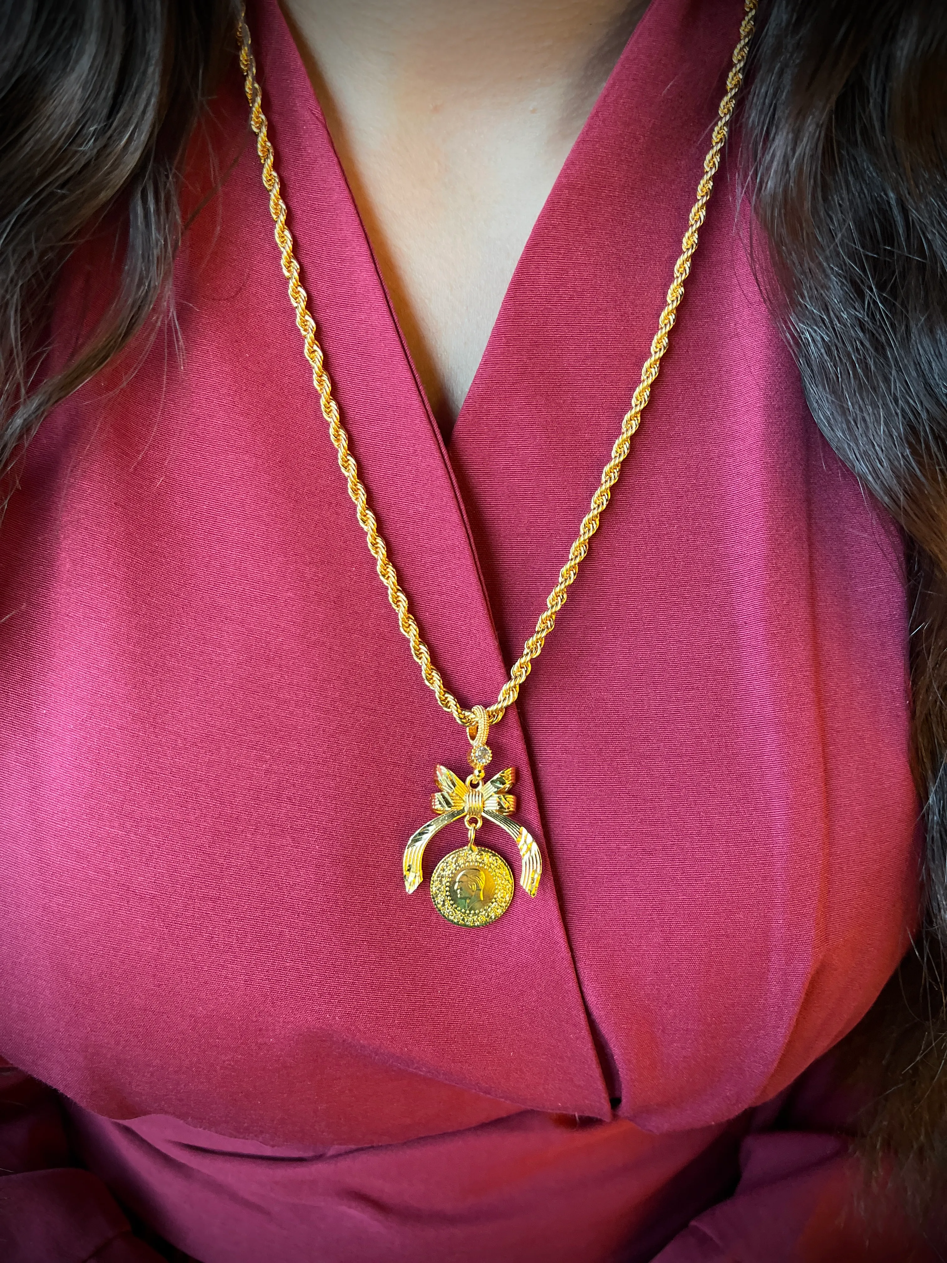 Burgu Zincir ve Fiyonk Kolye Ucu Çeyrekli