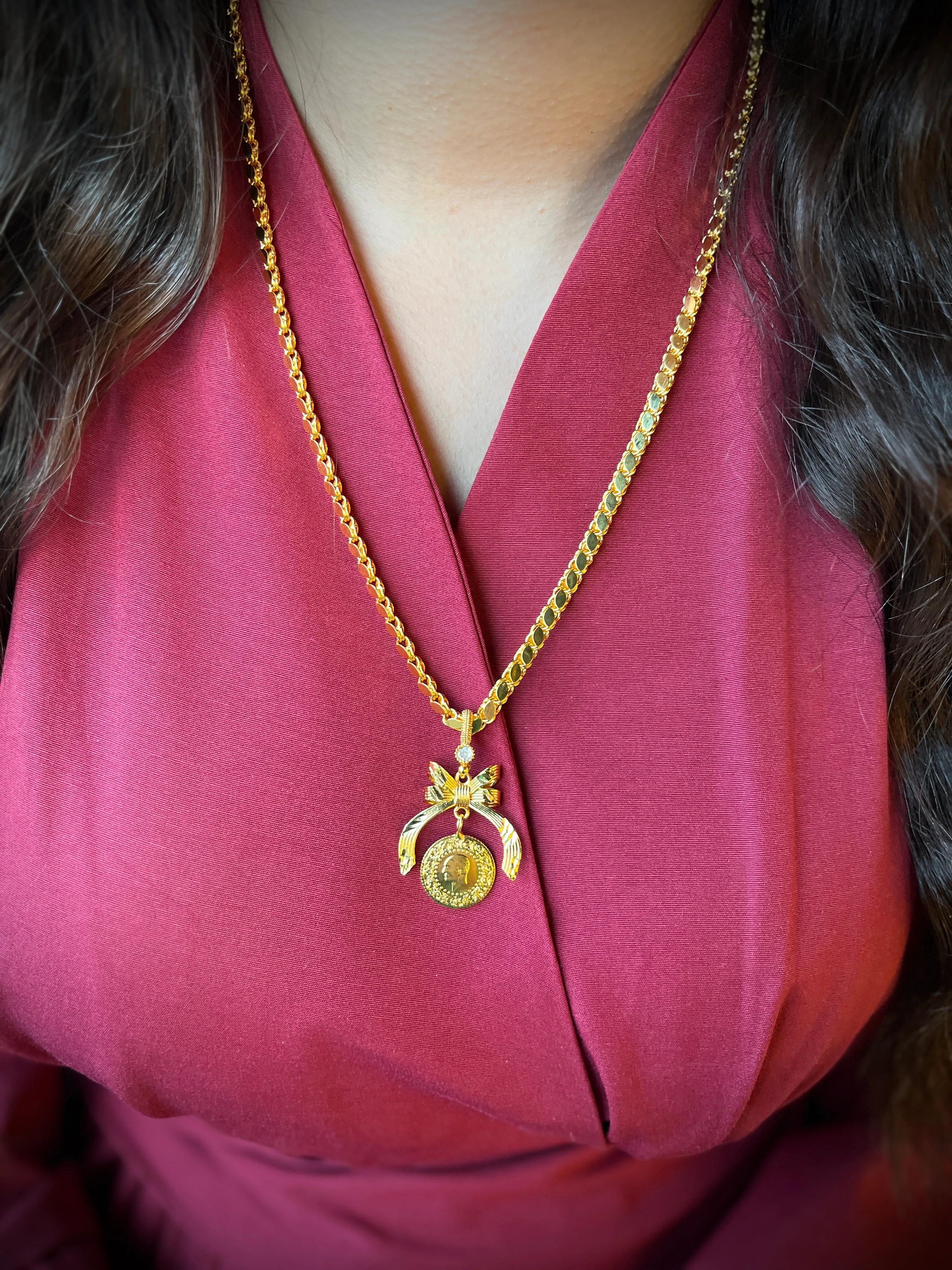 Arpa Zincir ve Fiyonk Kolye Ucu Çeyrekli