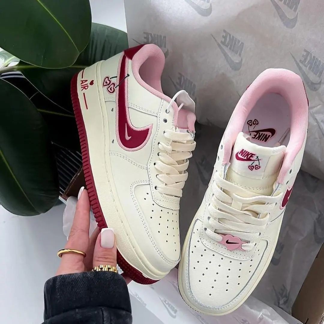 Nike Air Force 1 Valentine's Day Bej