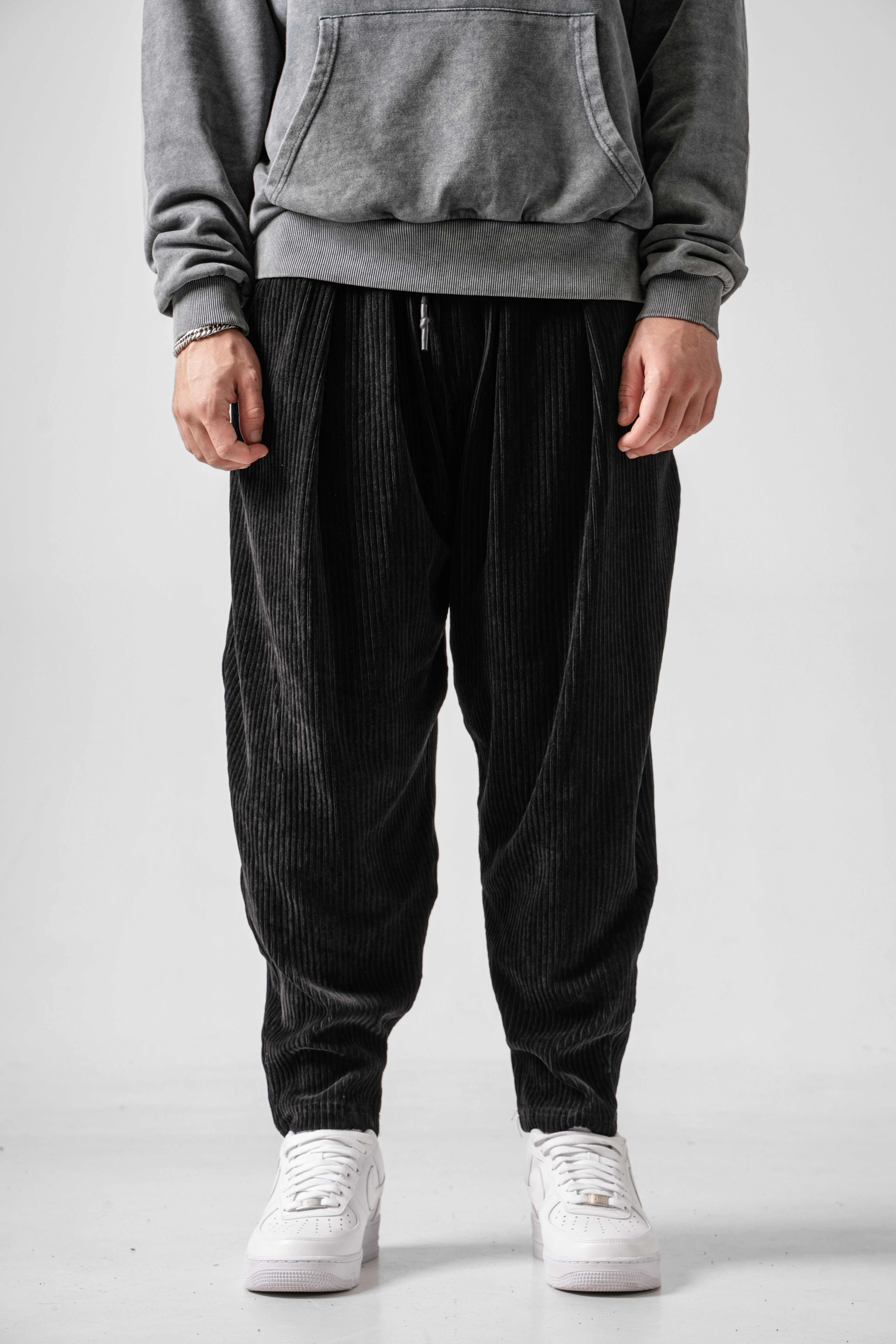 Erkek Siyah Kadife Pileli Yarım Şalvar (SS26)