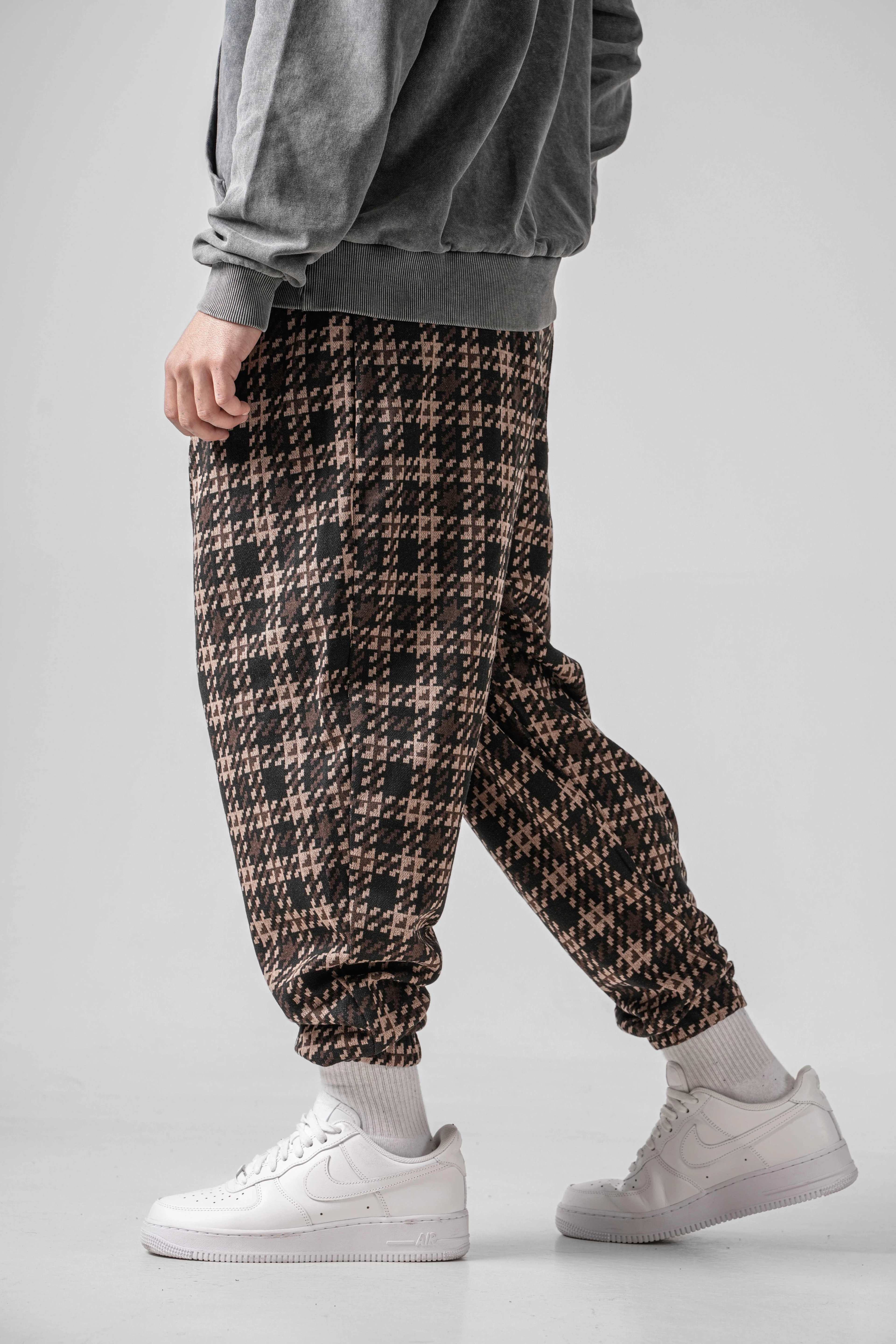 Erkek Kahverengi Pixel Pileli Yarım Şalvar (SS26)