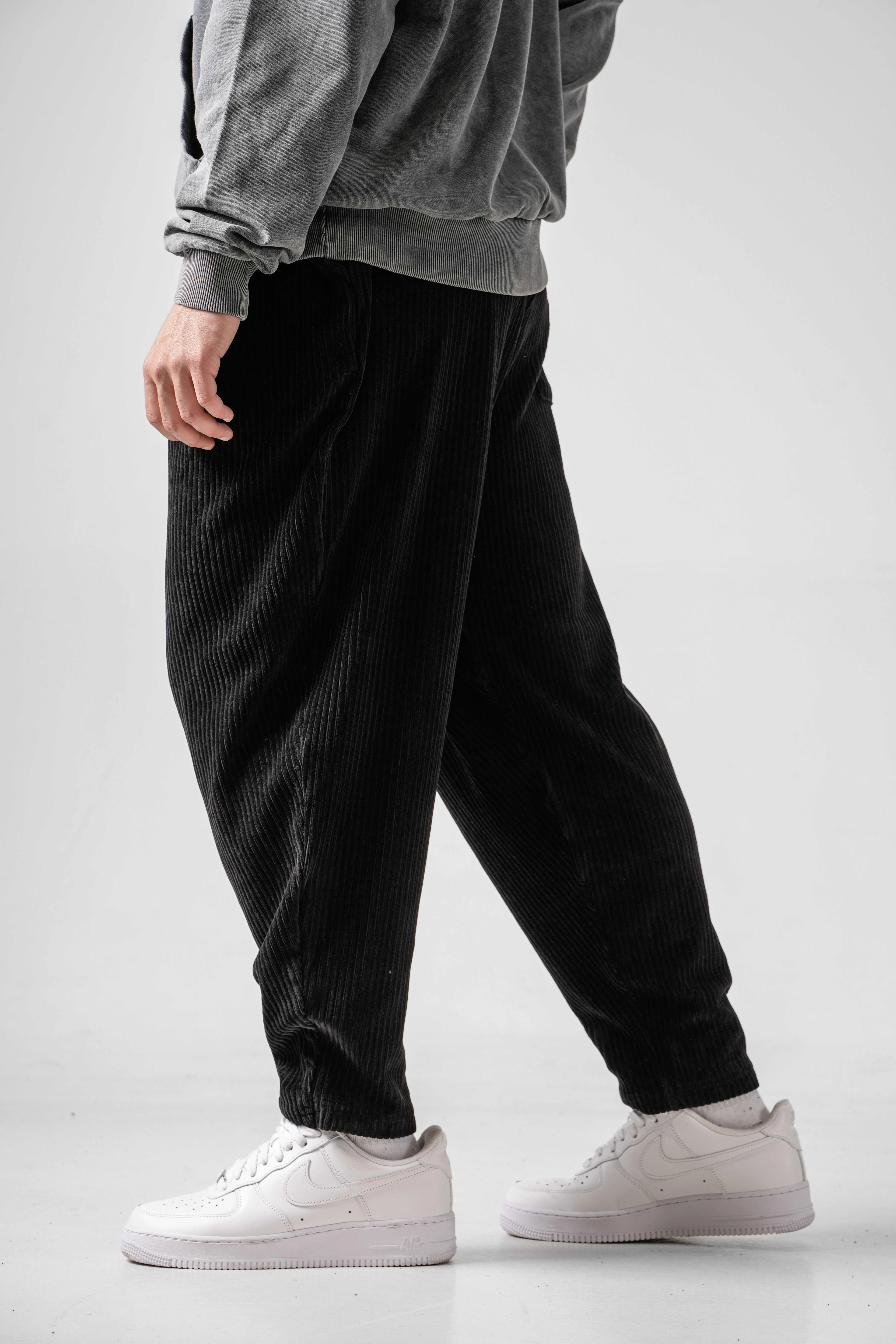 Erkek Siyah Kadife Pileli Yarım Şalvar (SS26)