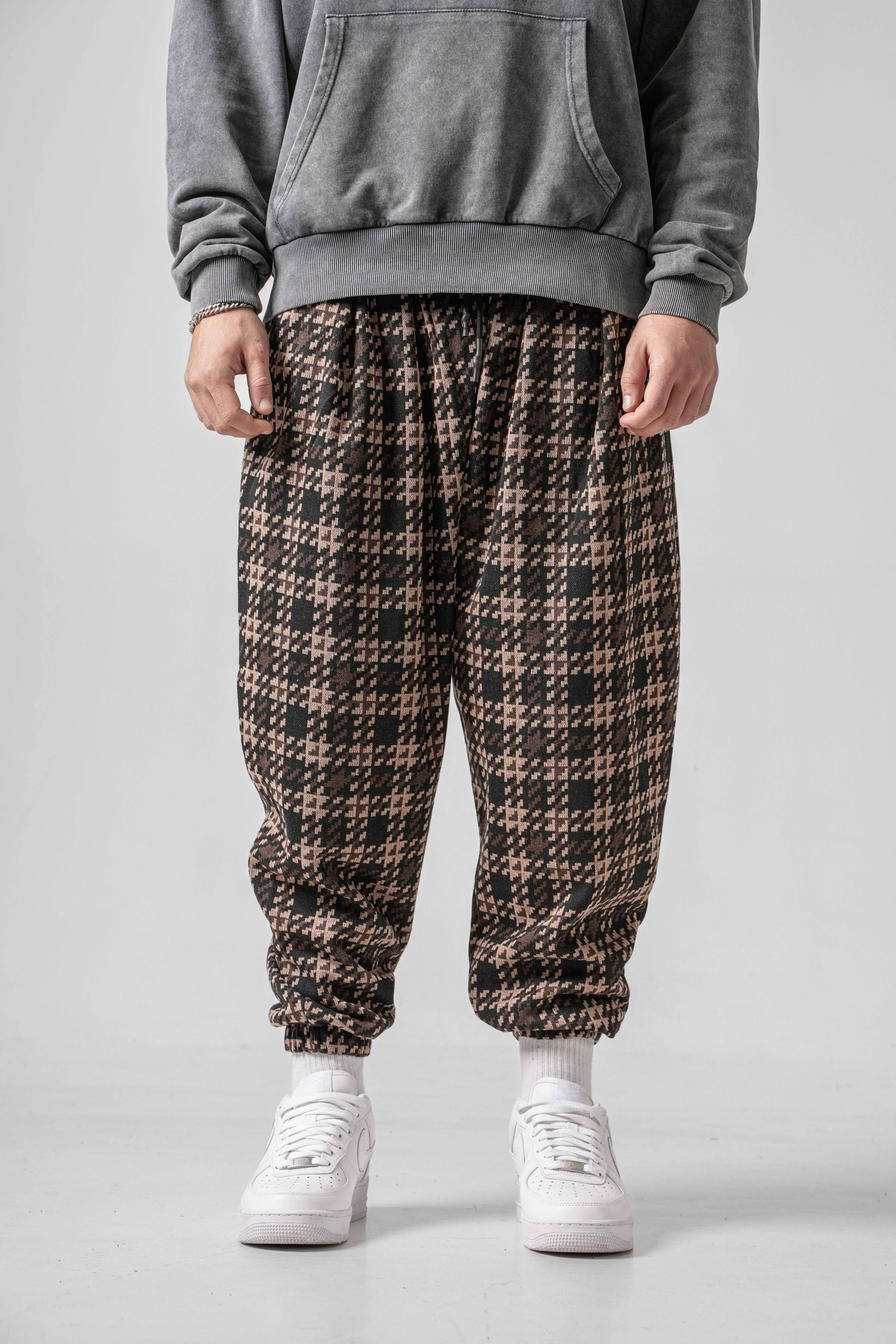 Erkek Kahverengi Pixel Pileli Yarım Şalvar (SS26)