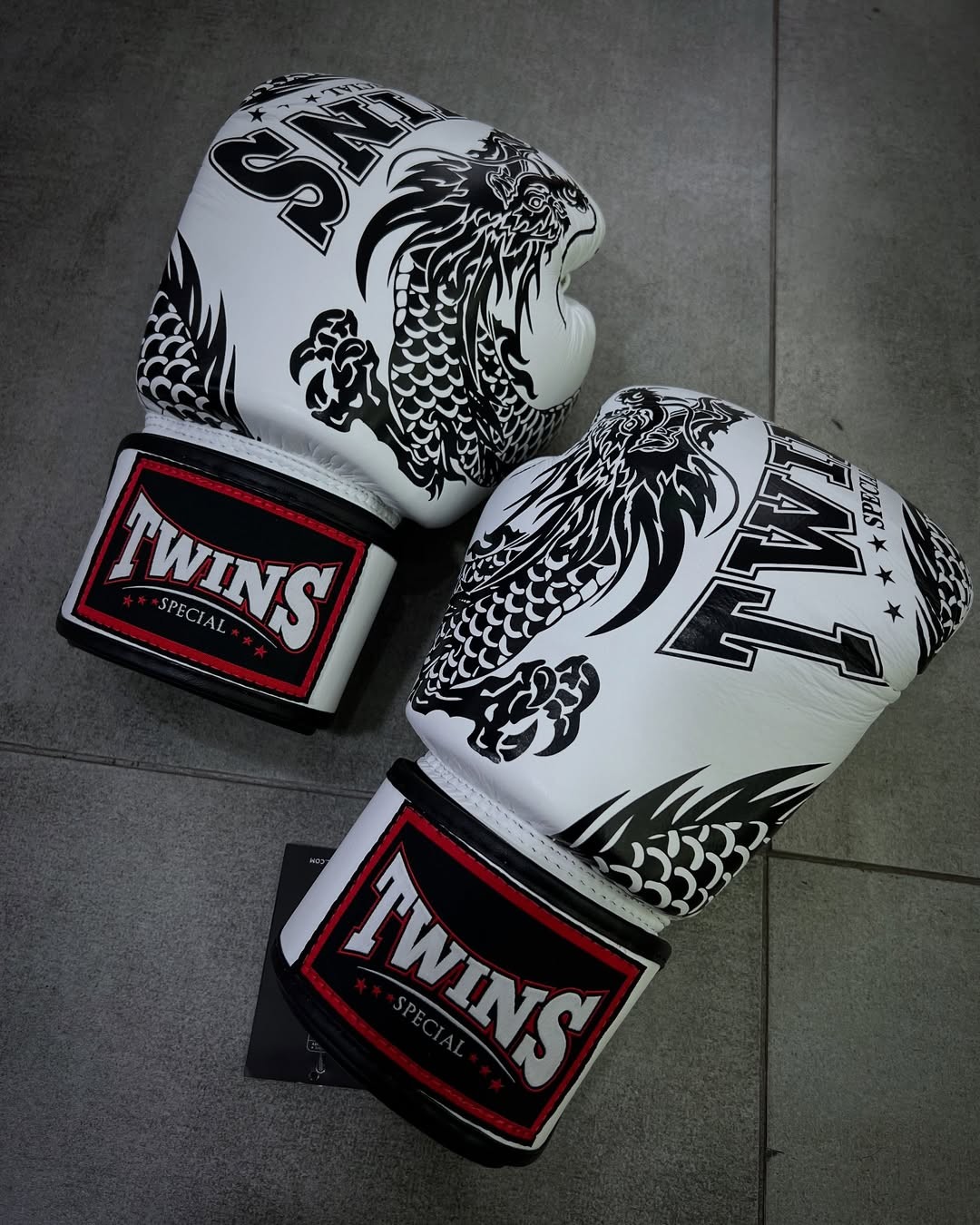 Twins "White Dragon" Special