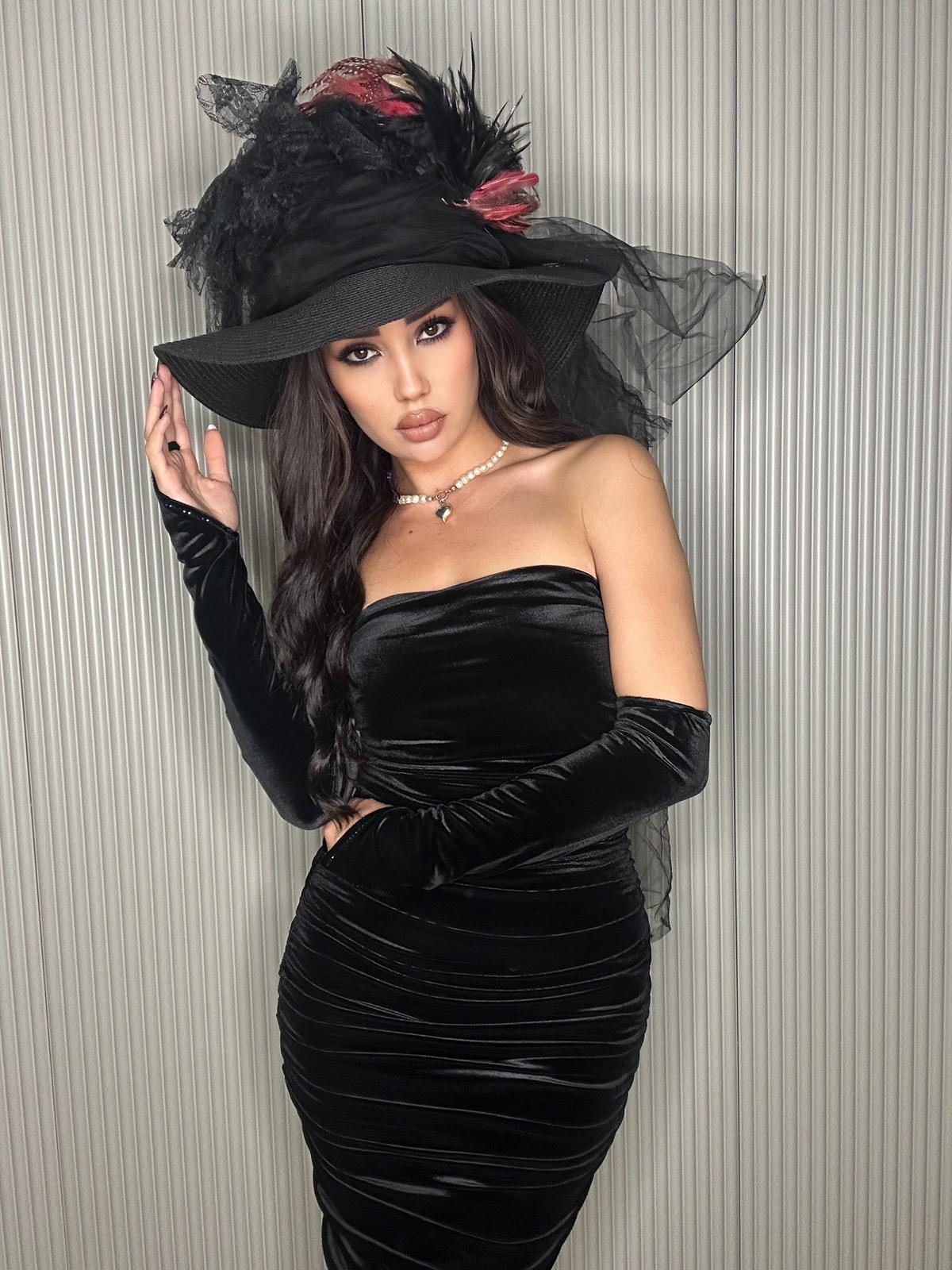 STRAPLEZ DRAPELİ SİYAH KADİFE ŞIK ELBİSE