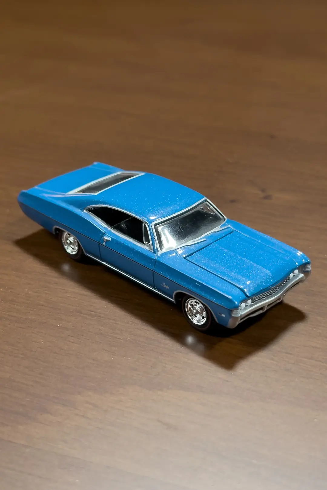 No222ミニカー1/18箱なしChevrolet Impala SS No222ミニカー1/18箱なしChevrolet Impala SS No222ミニカー1/18箱なし
