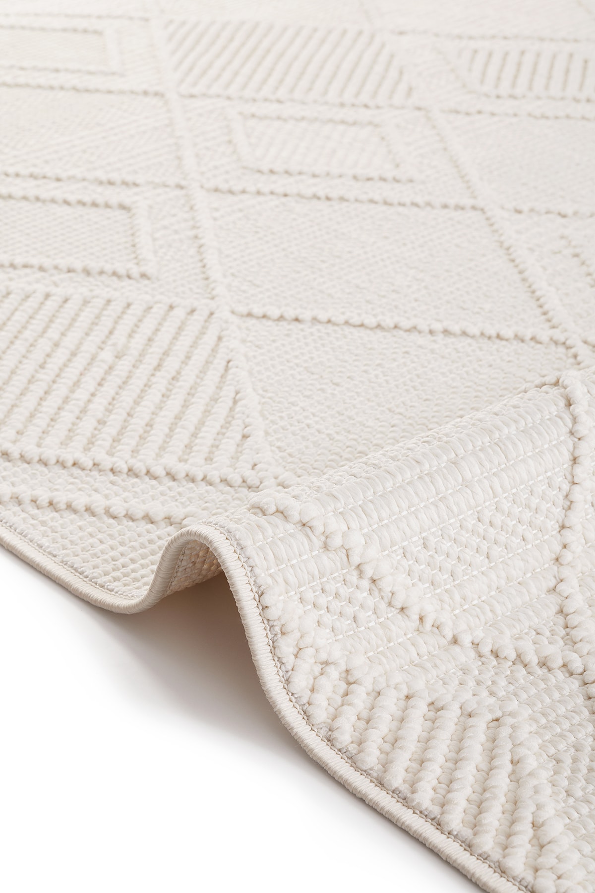 AYTEO HALI DELHİ 3022 KREM Yumuşak Ve Parlak Tuşeli Modern Kesme Halı