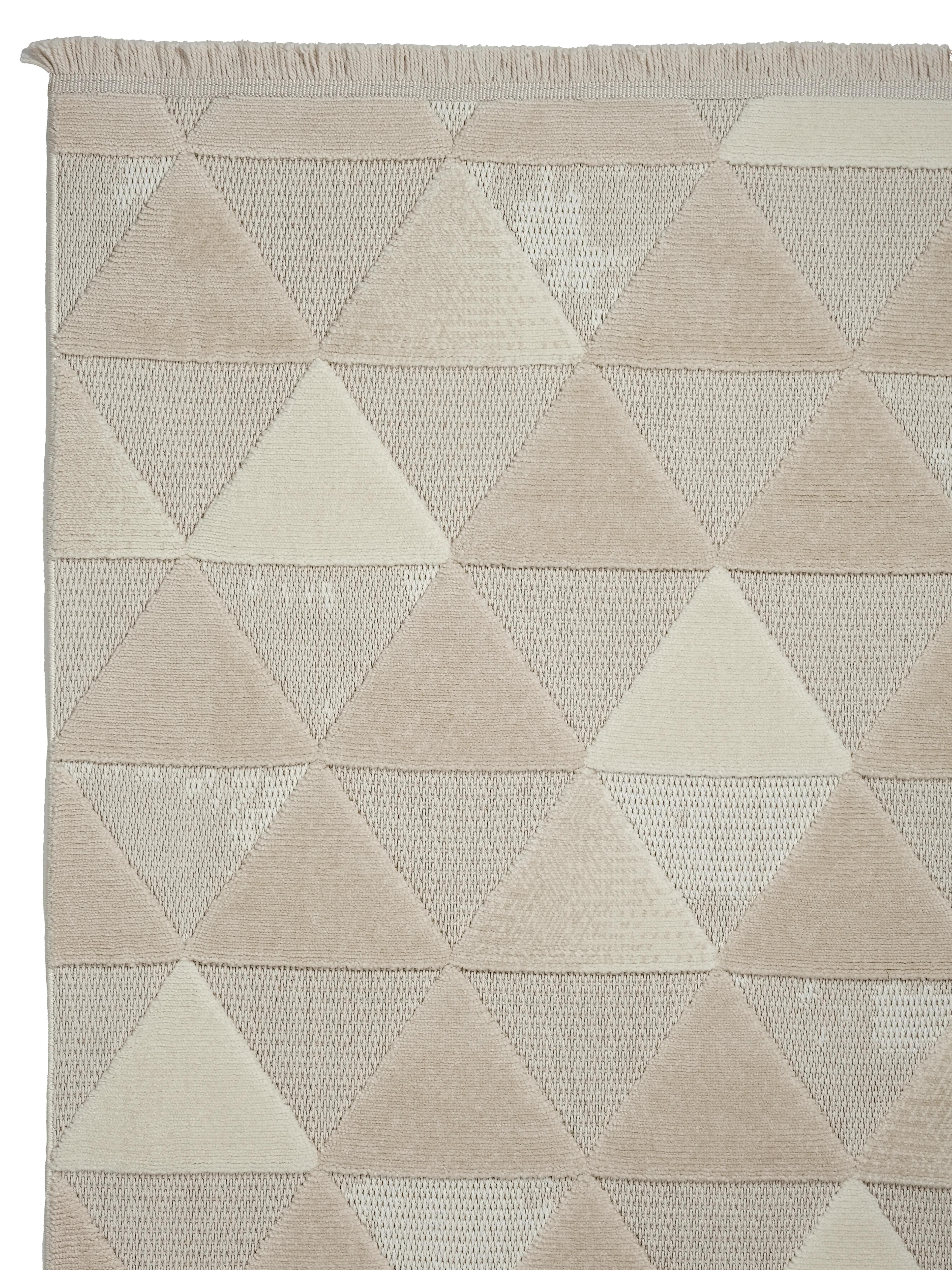 AYTEO HALI PİRAMİT 1091 BEJ DEKORATİF ÜÇGEN DESENLİ HALI