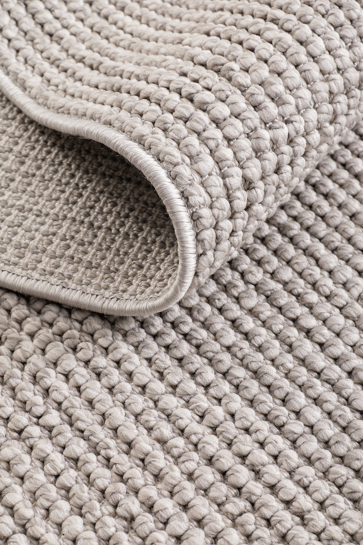 AYTEO HALI DELHİ 3008 GRİ Yumuşak Ve Parlak Tuşeli Modern Kesme Halı