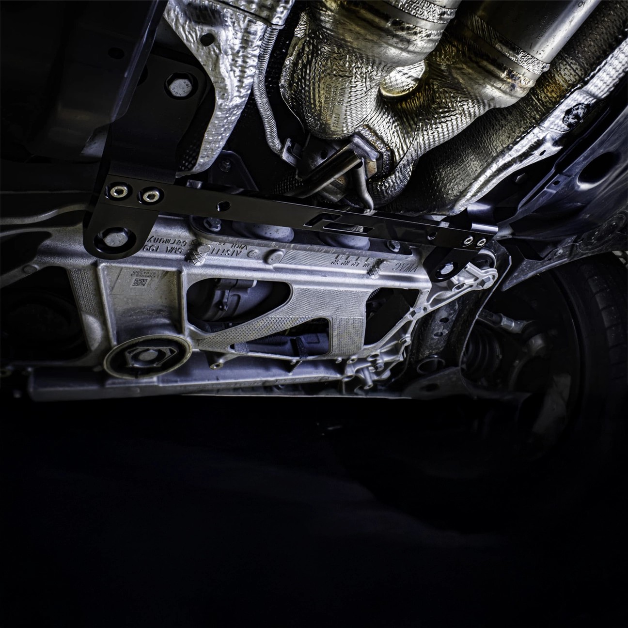 RacingLine Ön Şasi Güçlendirme Barı - MQB & MQB Evo