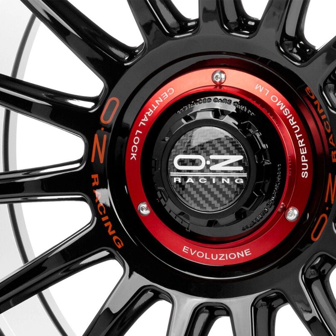 OZ Racing Superturismo EVO Gloss Black 5x112 8,5x19 ET44 4-Piece Wheel Set