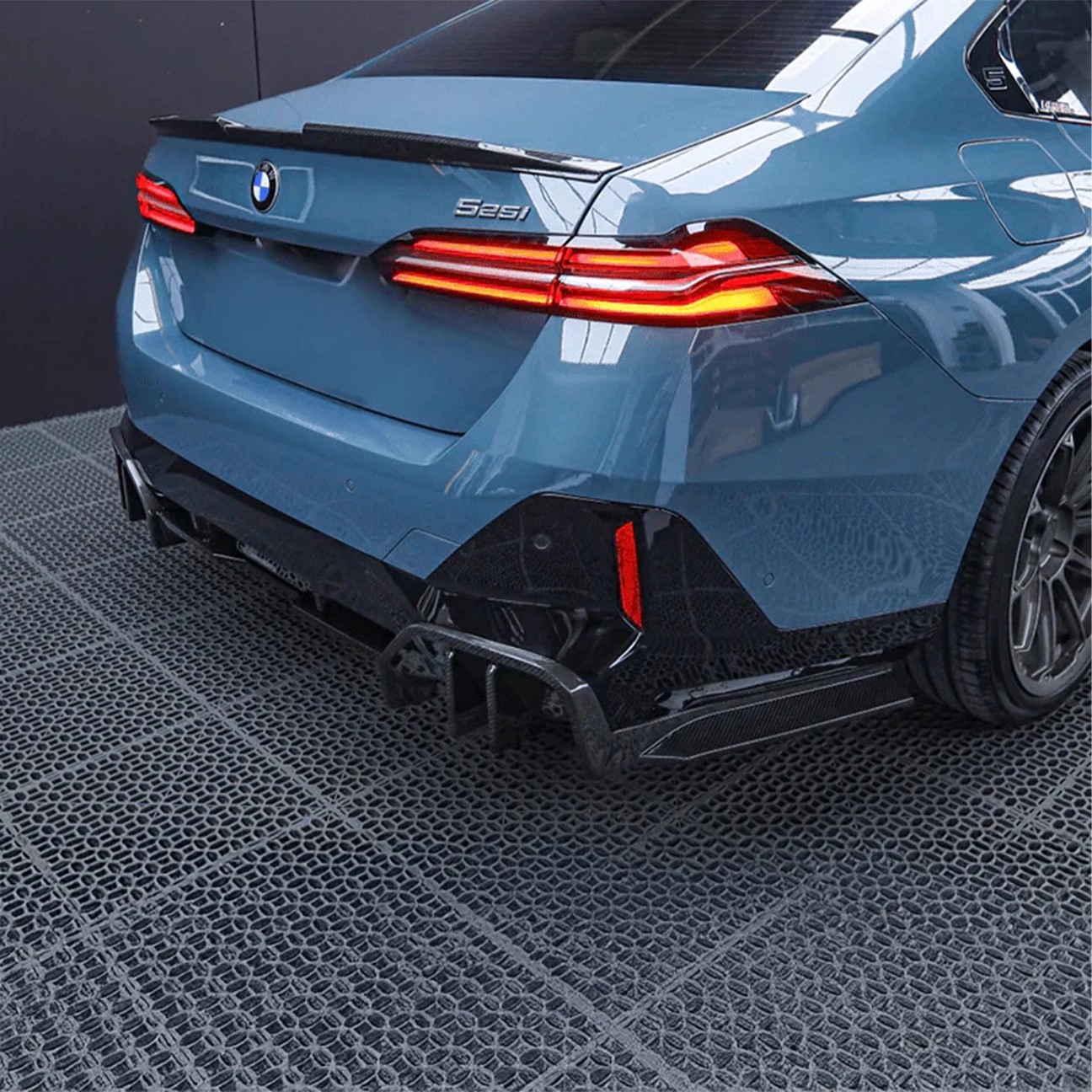 Drifton Bmw G61 Karbon Görünümlü Lip | Marşpiyel Altı | Spoiler | Difüzör