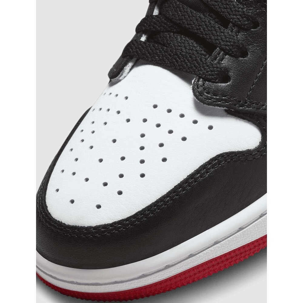 Air Jordan 1 Low “Black Toe”