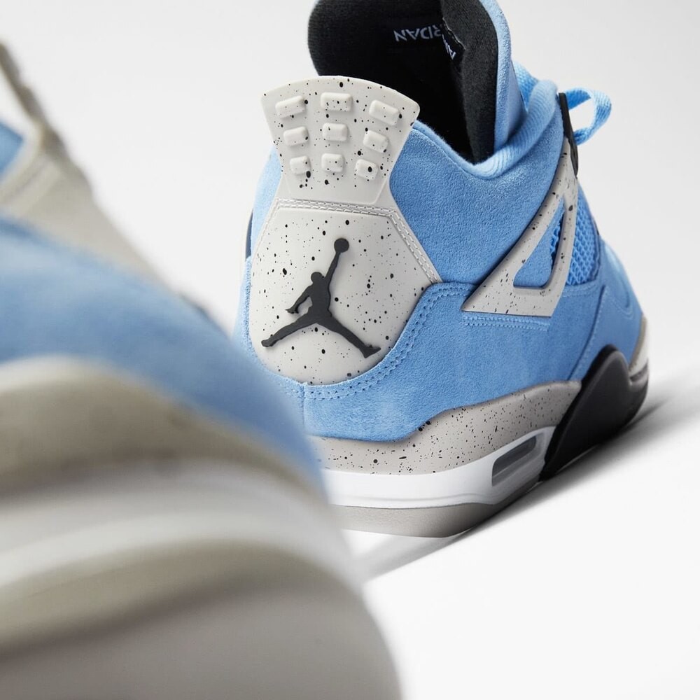 Air Jordan 4 Retro “University Blue”