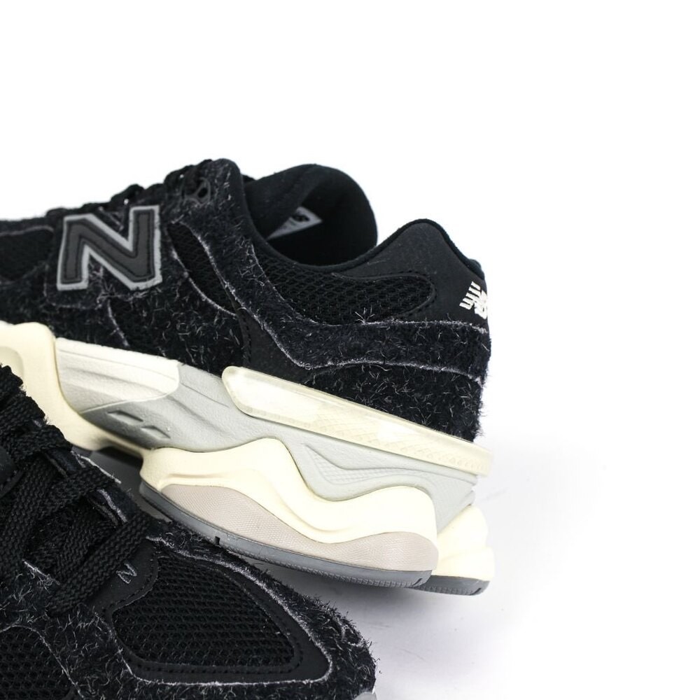 New Balance 9060 SEA SALT BLACK “SUEDE”