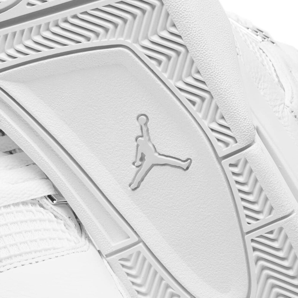 Air Jordan 4 Retro “Metallic White”