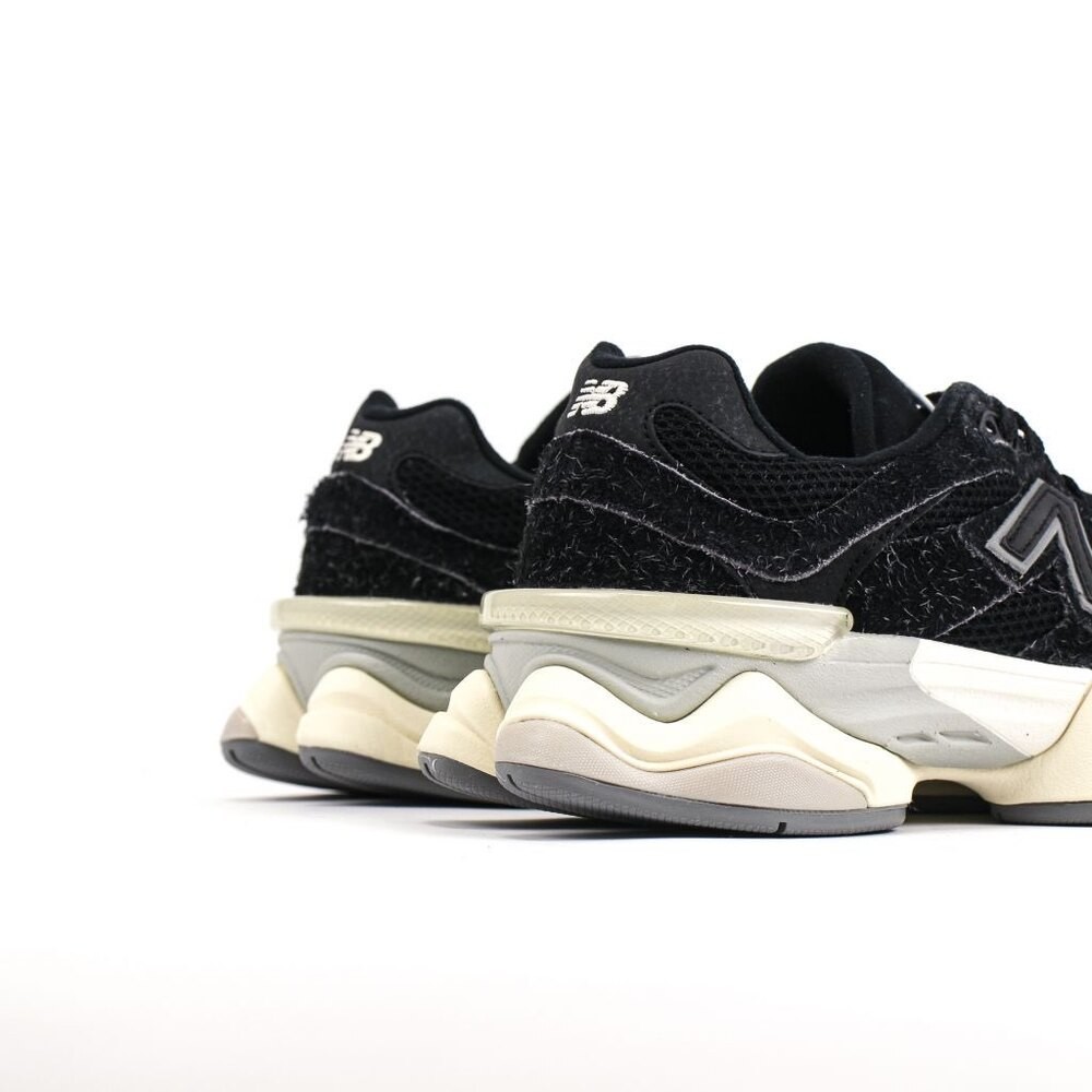 New Balance 9060 SEA SALT BLACK “SUEDE”