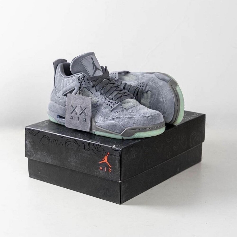 Air Jordan 4 Retro x KAWS “Cool Grey”