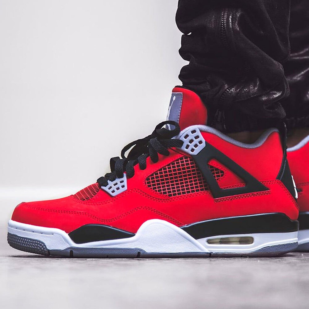 Air Jordan 4 Retro GS 'Toro Bravo'