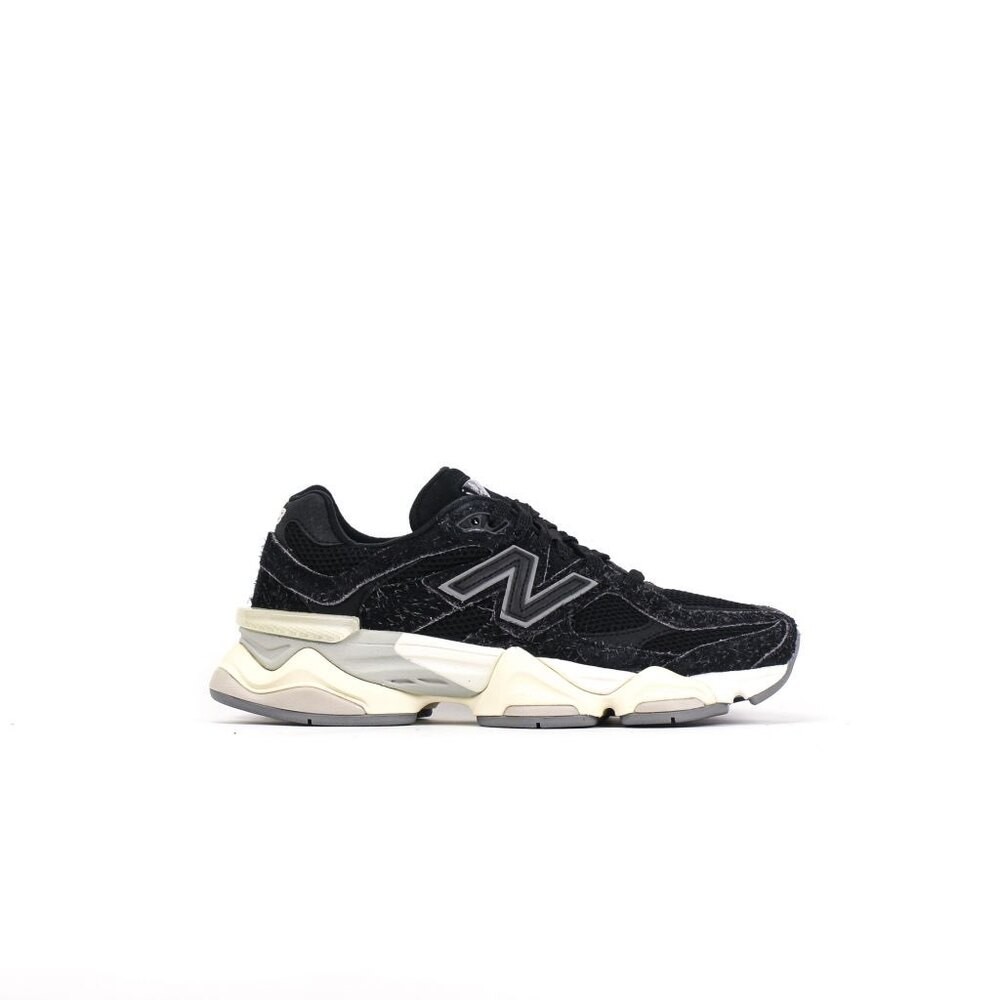 New Balance 9060 SEA SALT BLACK “SUEDE”