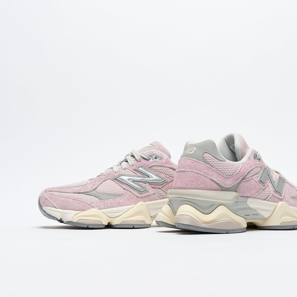 New Balance 9060 "December Sky" Pink