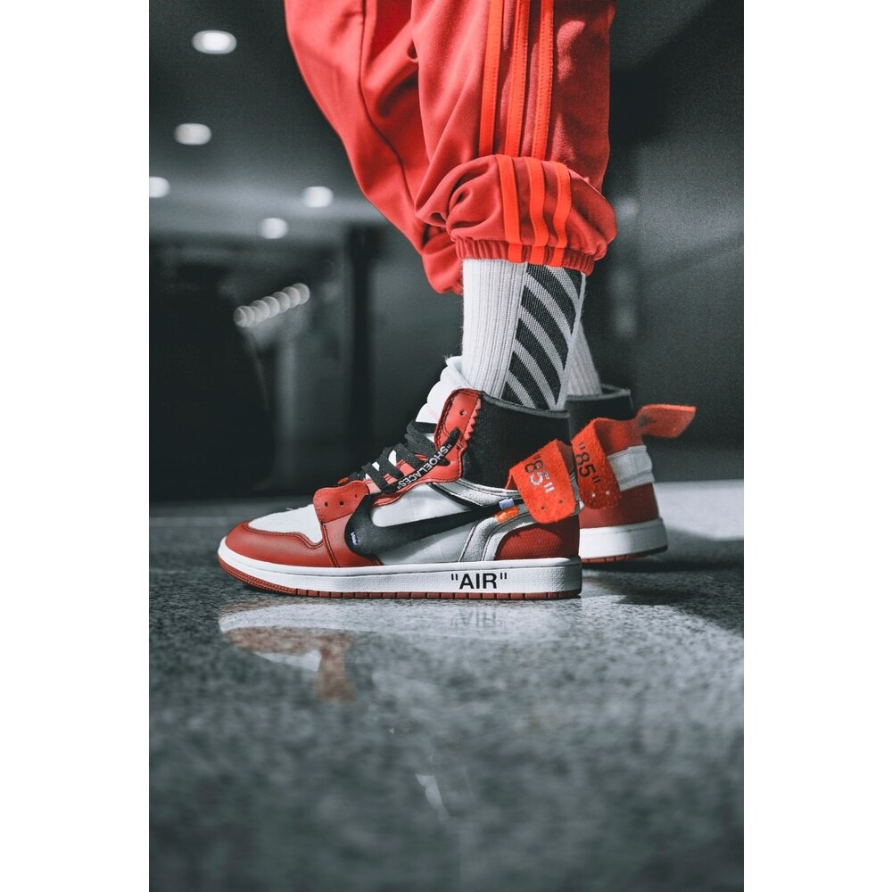 Off-White™ x Air Jordan 1 “Chicago”