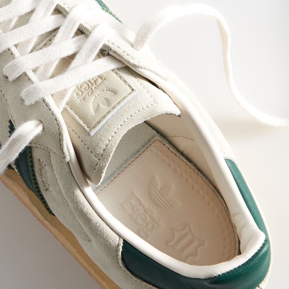 “Clarks 8th Street Samba” Beige Green