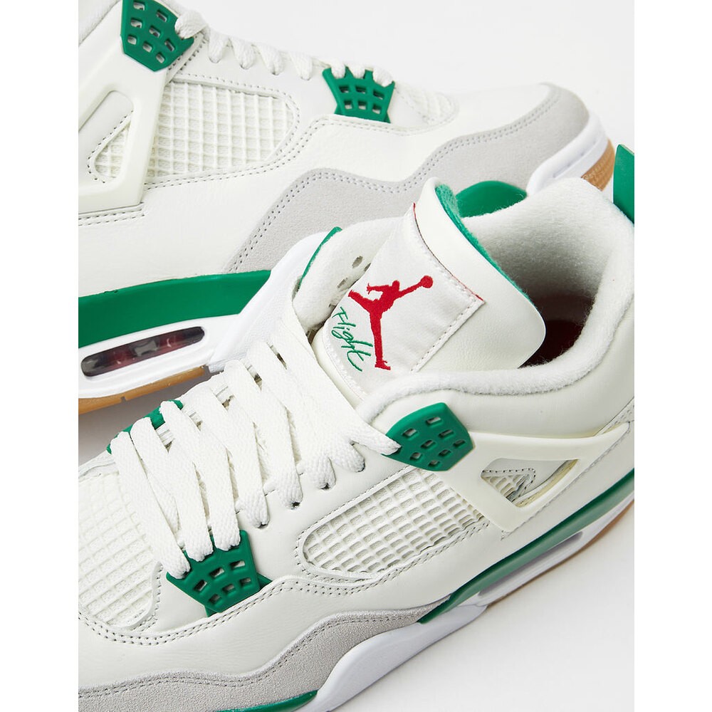 Air Jordan 4 Retro SB Pine Green