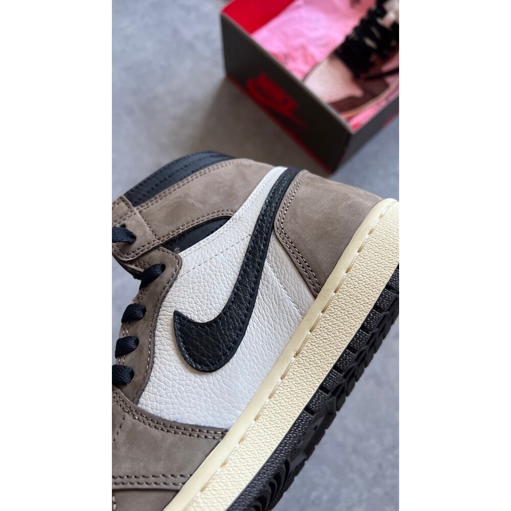 Air Jordan 1 Retro High Travis Scott SUEDE