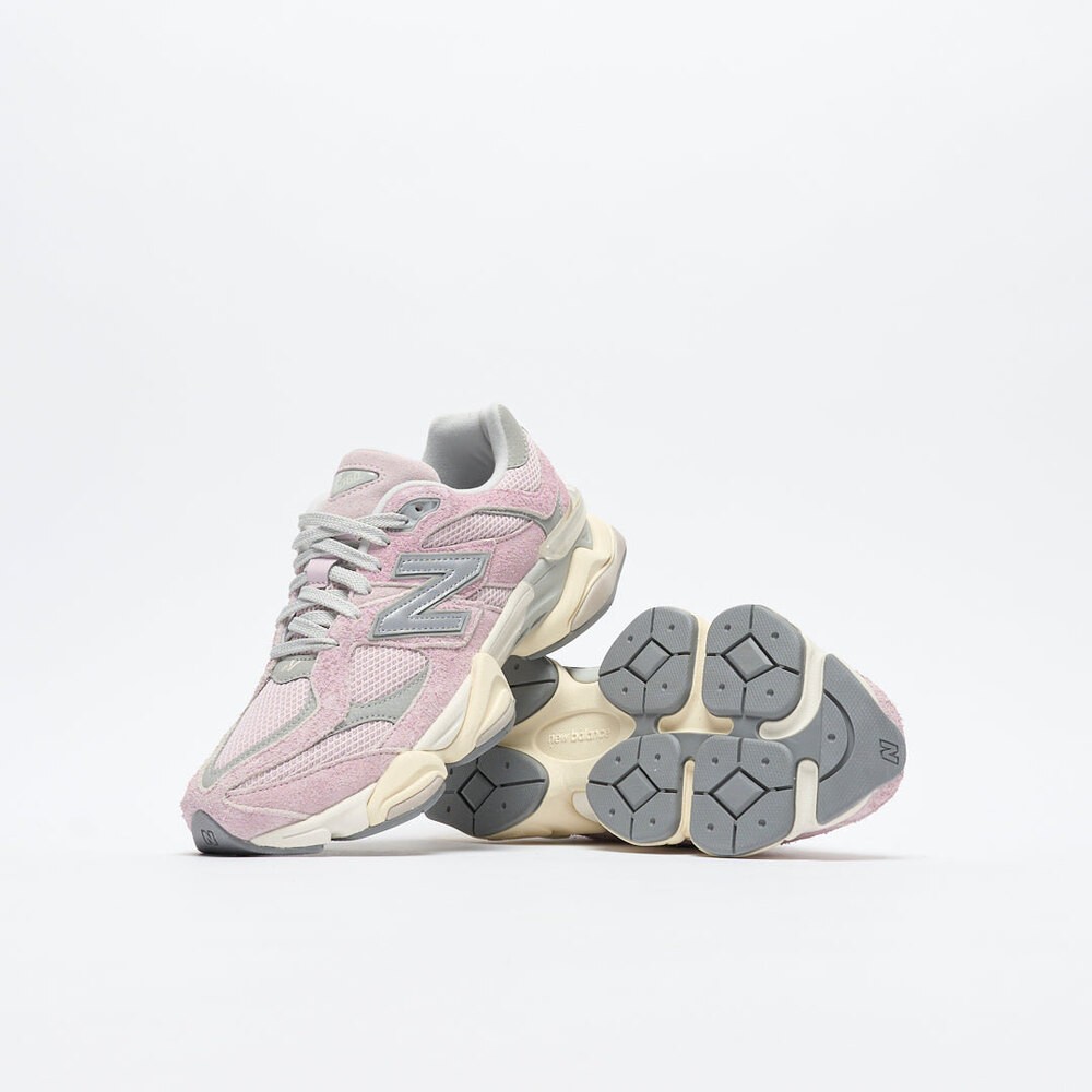 New Balance 9060 "December Sky" Pink