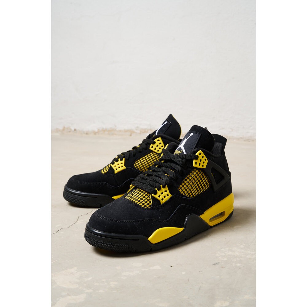 Air Jordan 4 Retro “Yellow Thunder”